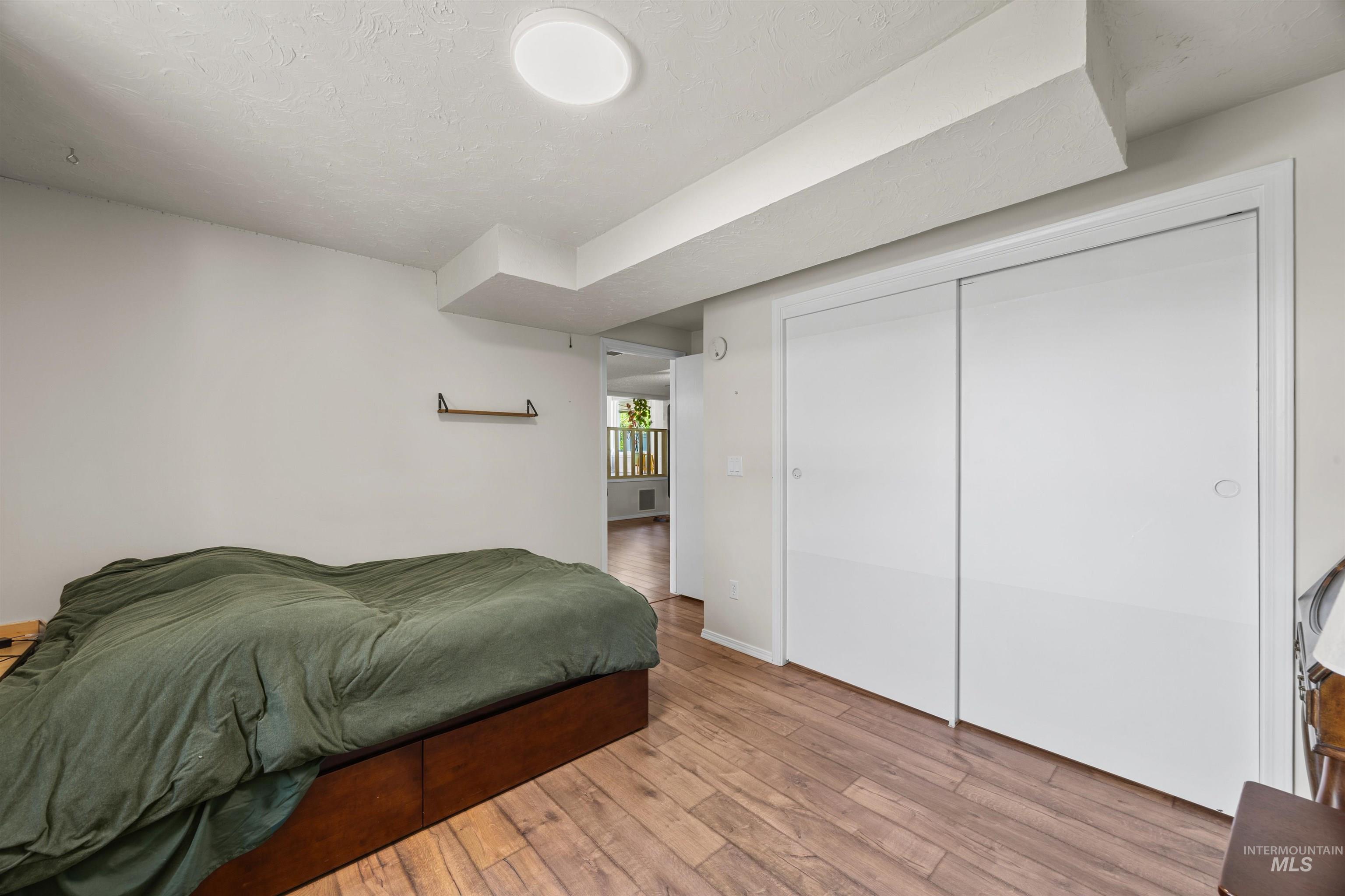 915 S Camas Street Property Photo 24