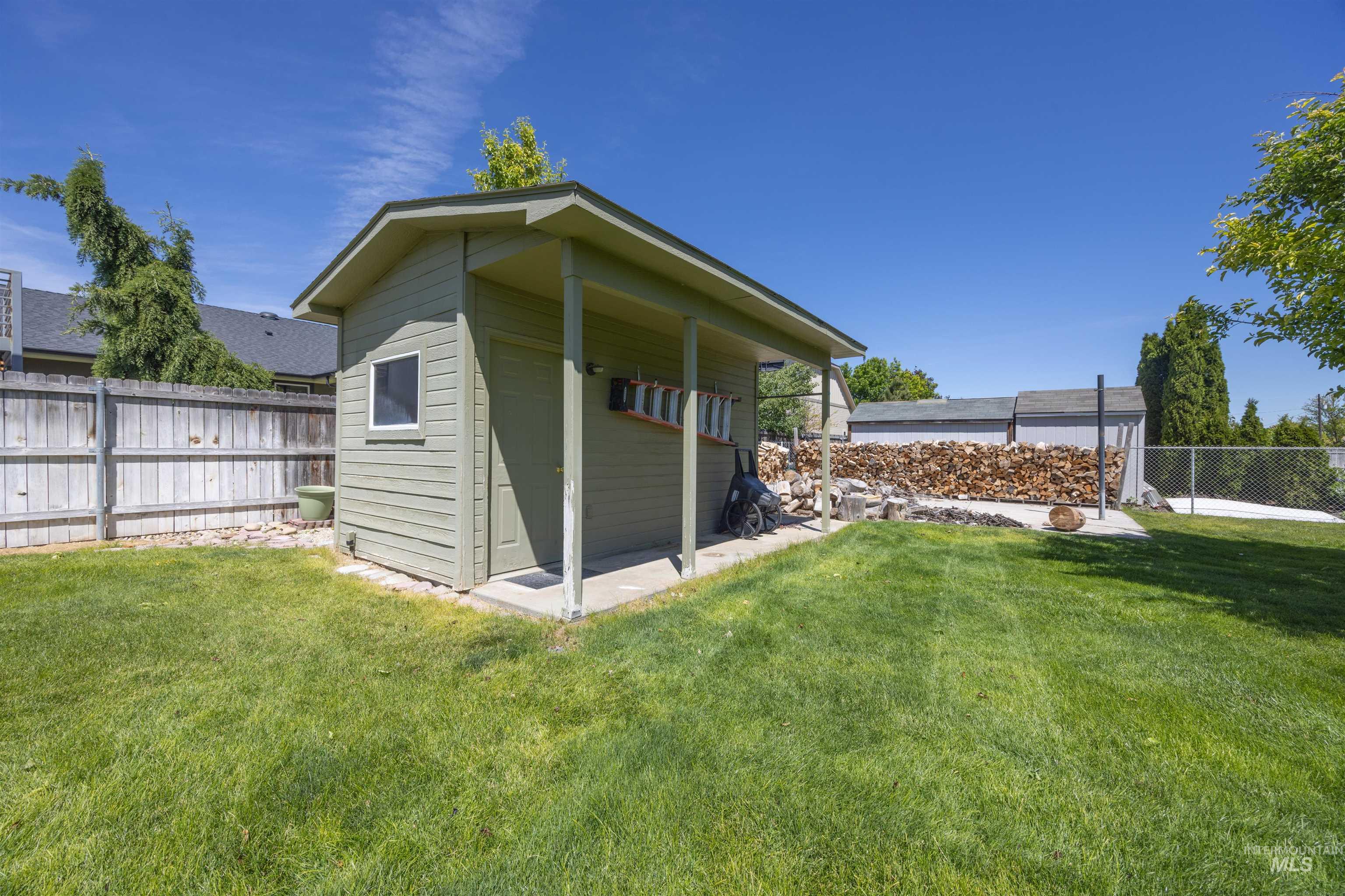 915 S Camas Street Property Photo 42