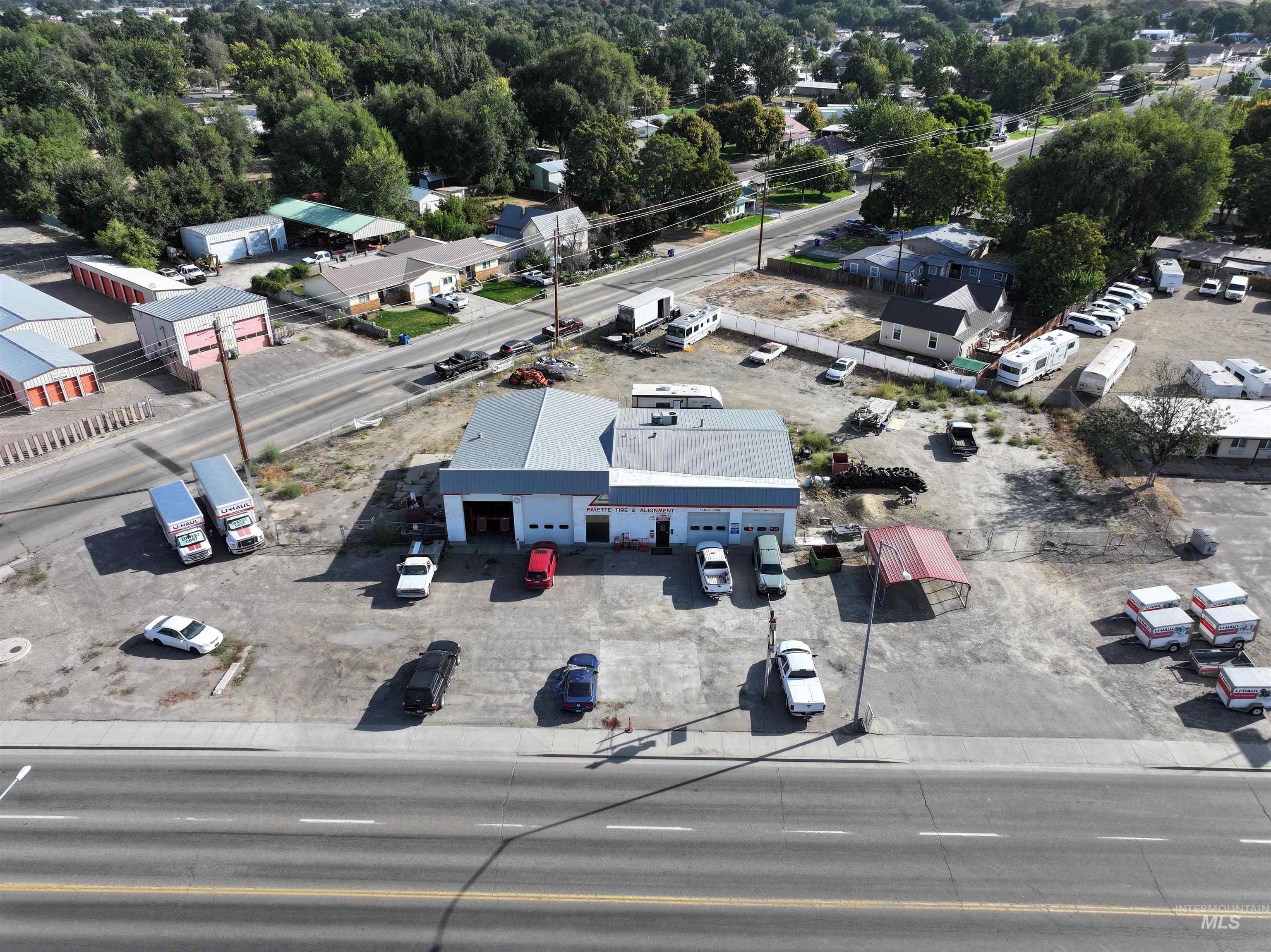 605 S Main Property Photo 3