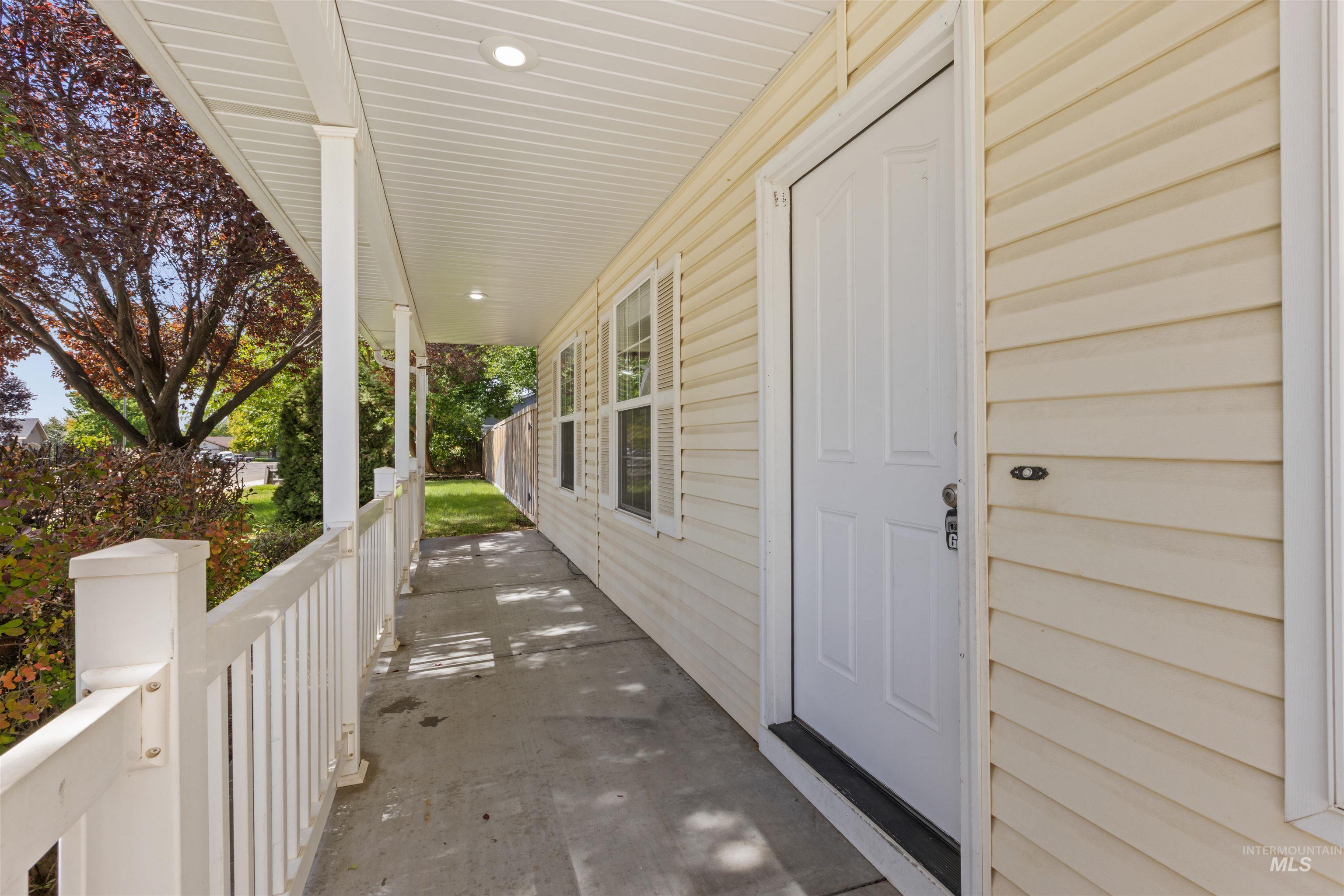 2380 W Baystone Dr Property Photo 5