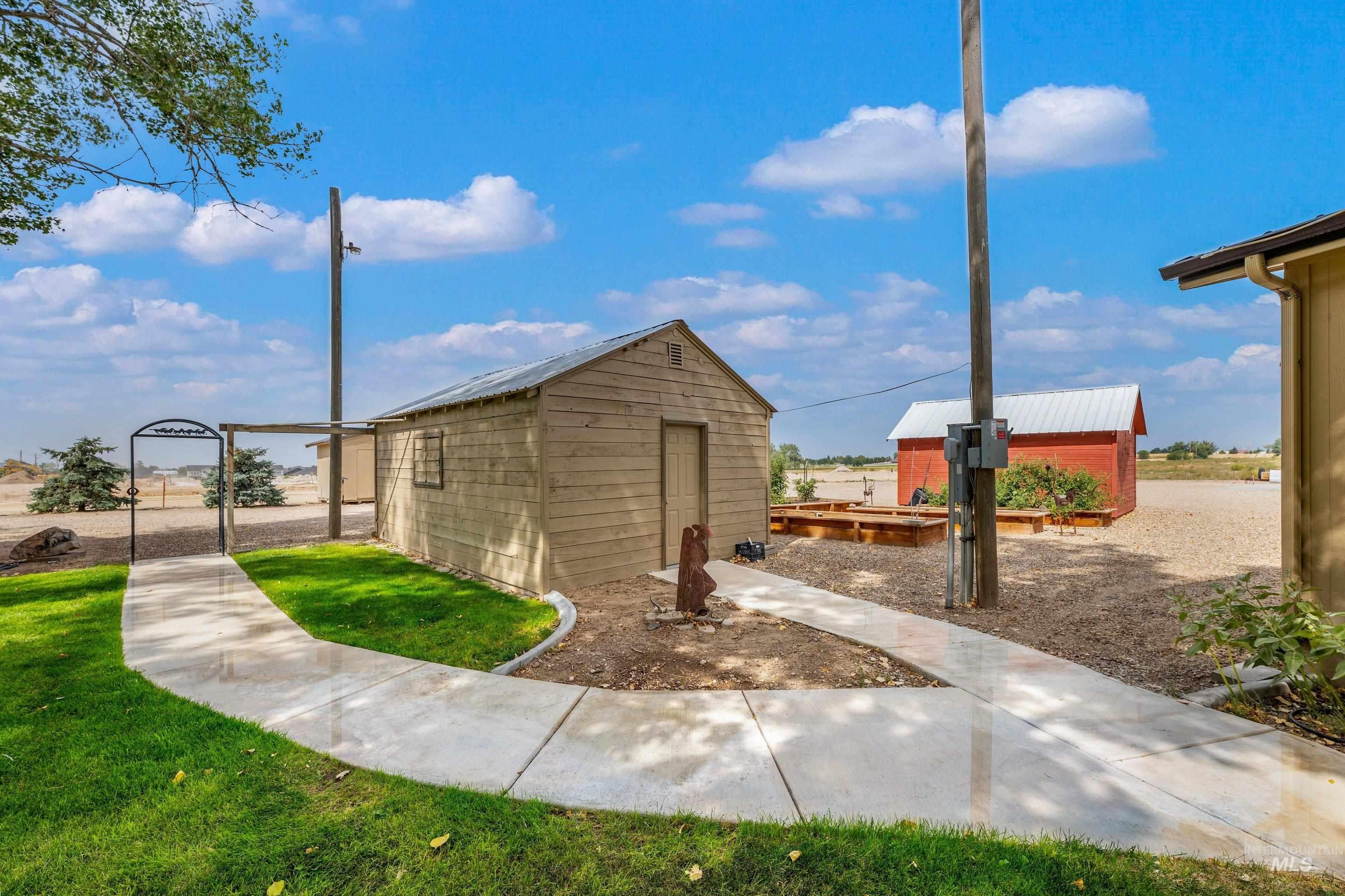 2370 W Lake Hazel Rd Property Photo 40