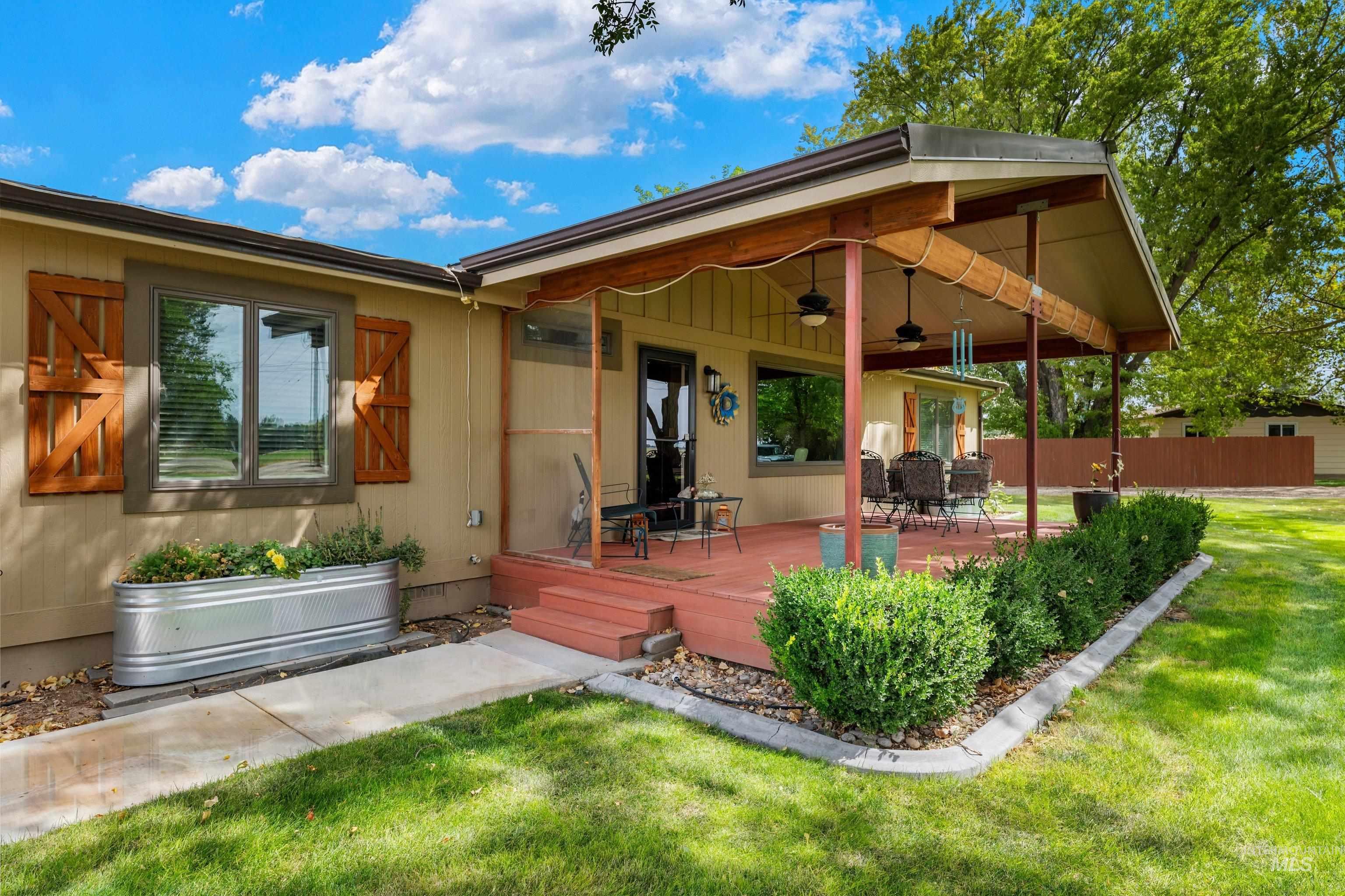 2370 W Lake Hazel Rd Property Photo 49