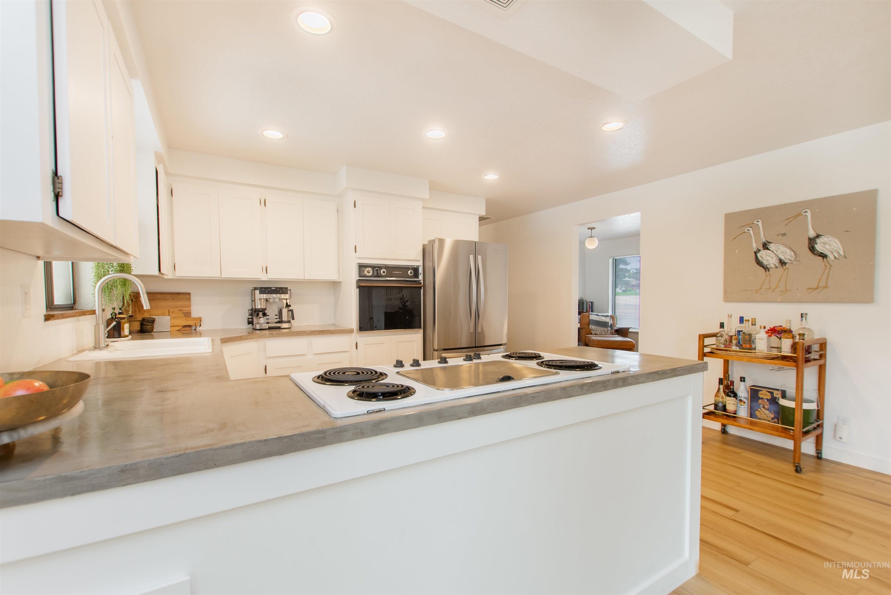 401 Fletcher Drive Property Photo 12