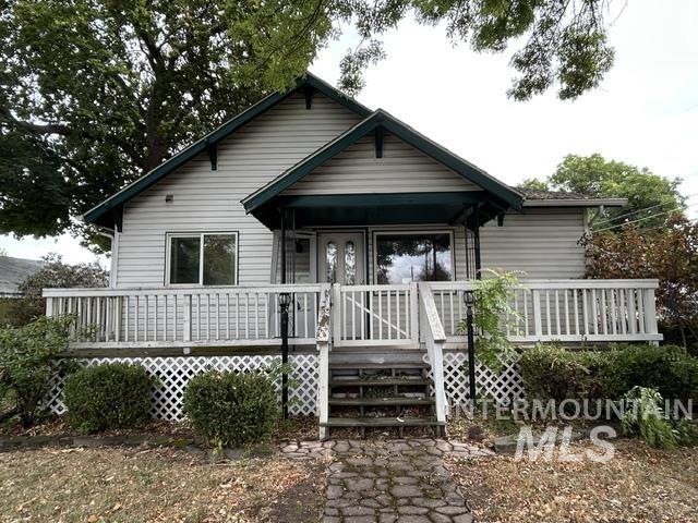 3319 5th St Property Photo 1
