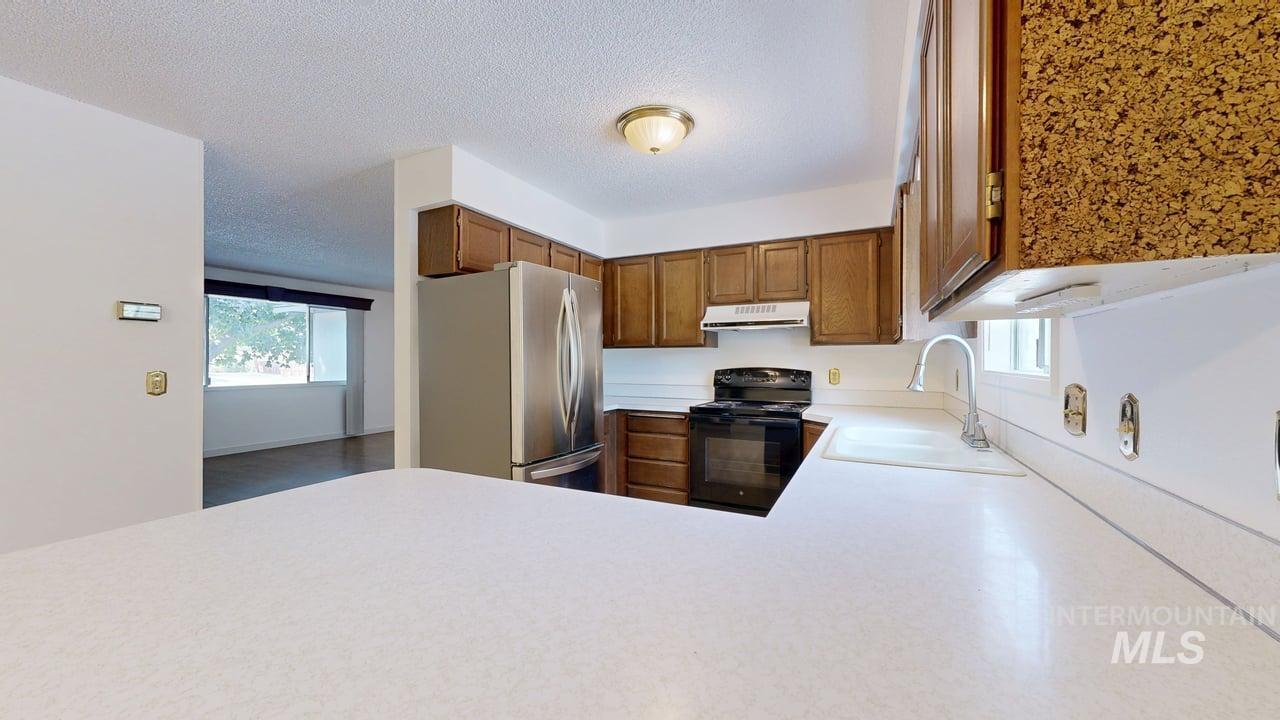 2763 26th St Property Photo 4