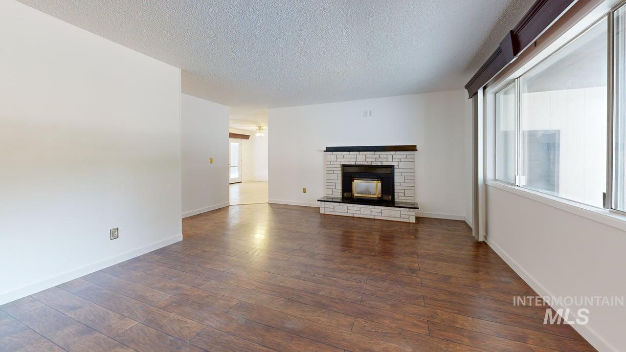 2763 26th St Property Photo 6