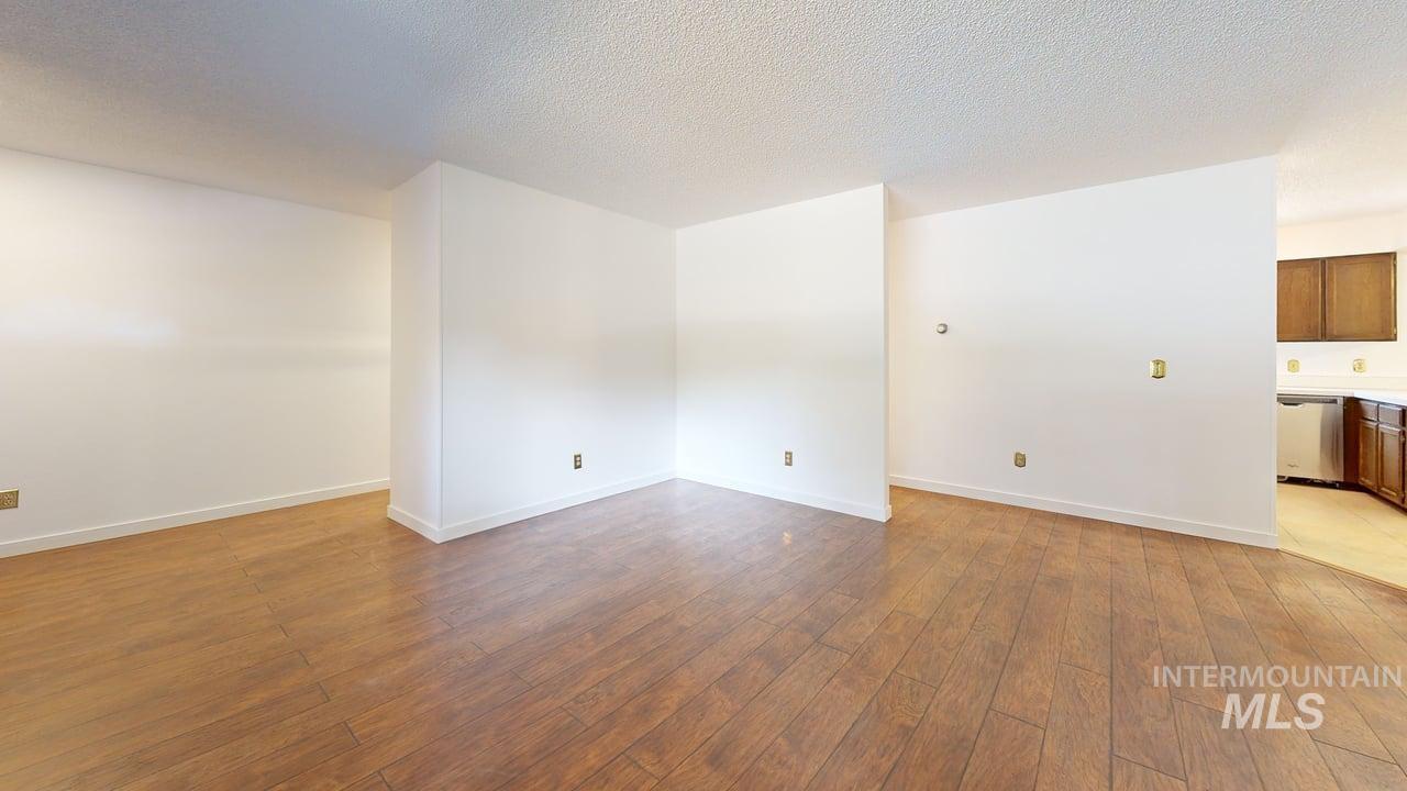 2763 26th St Property Photo 8