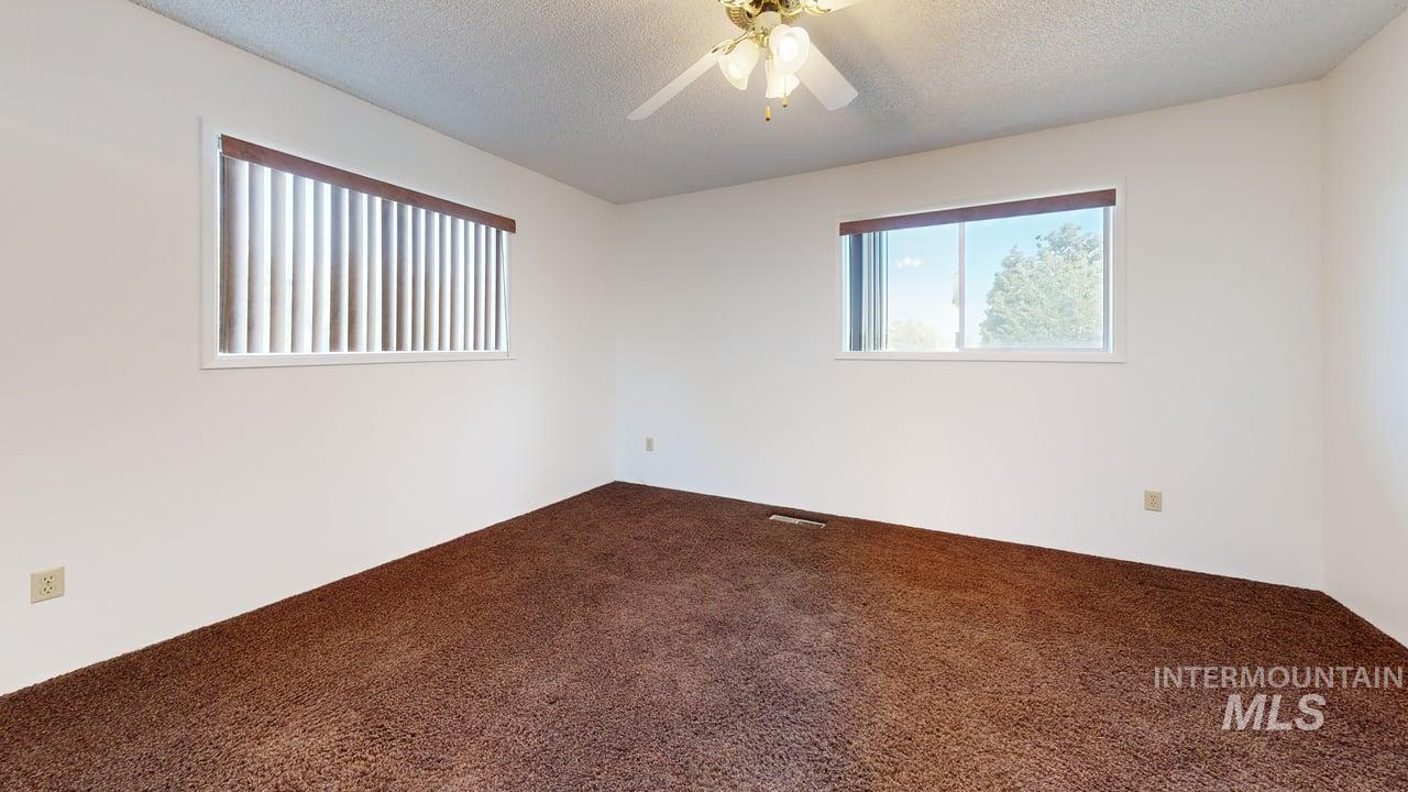 2763 26th St Property Photo 11