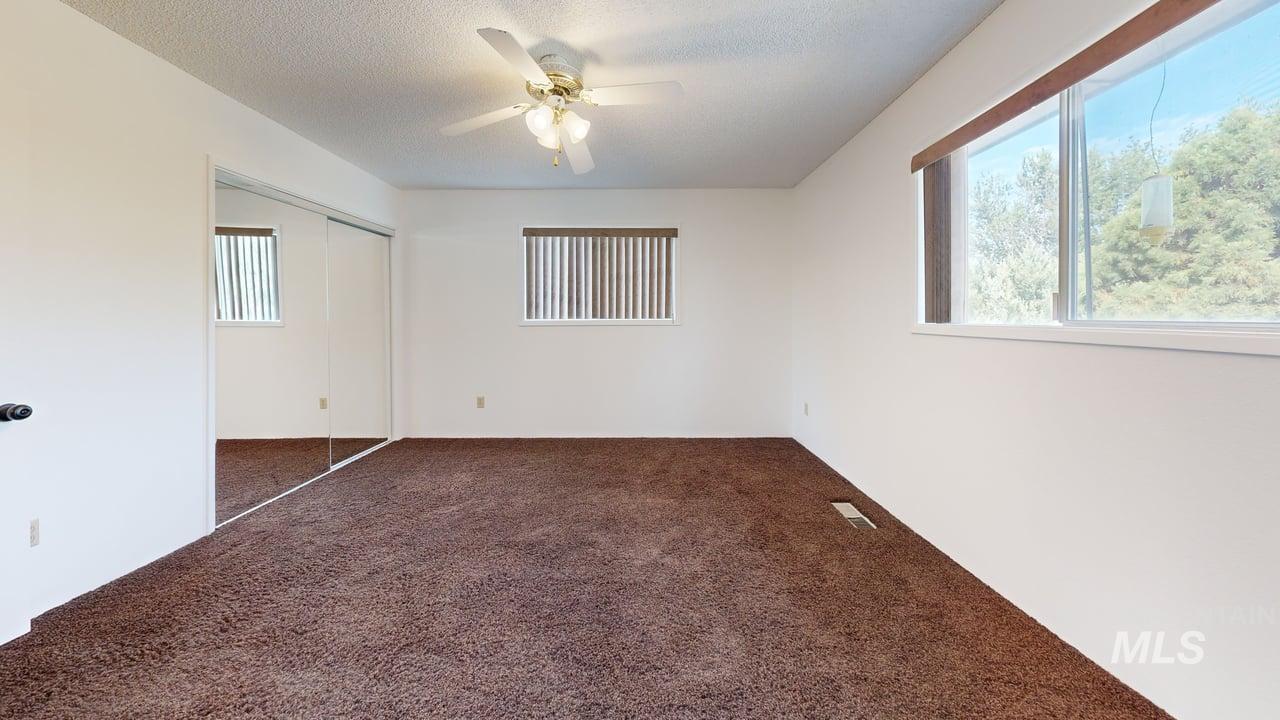 2763 26th St Property Photo 12