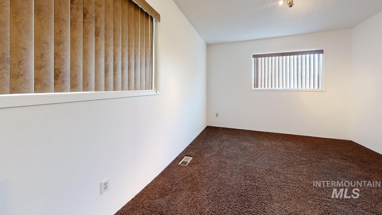 2763 26th St Property Photo 13