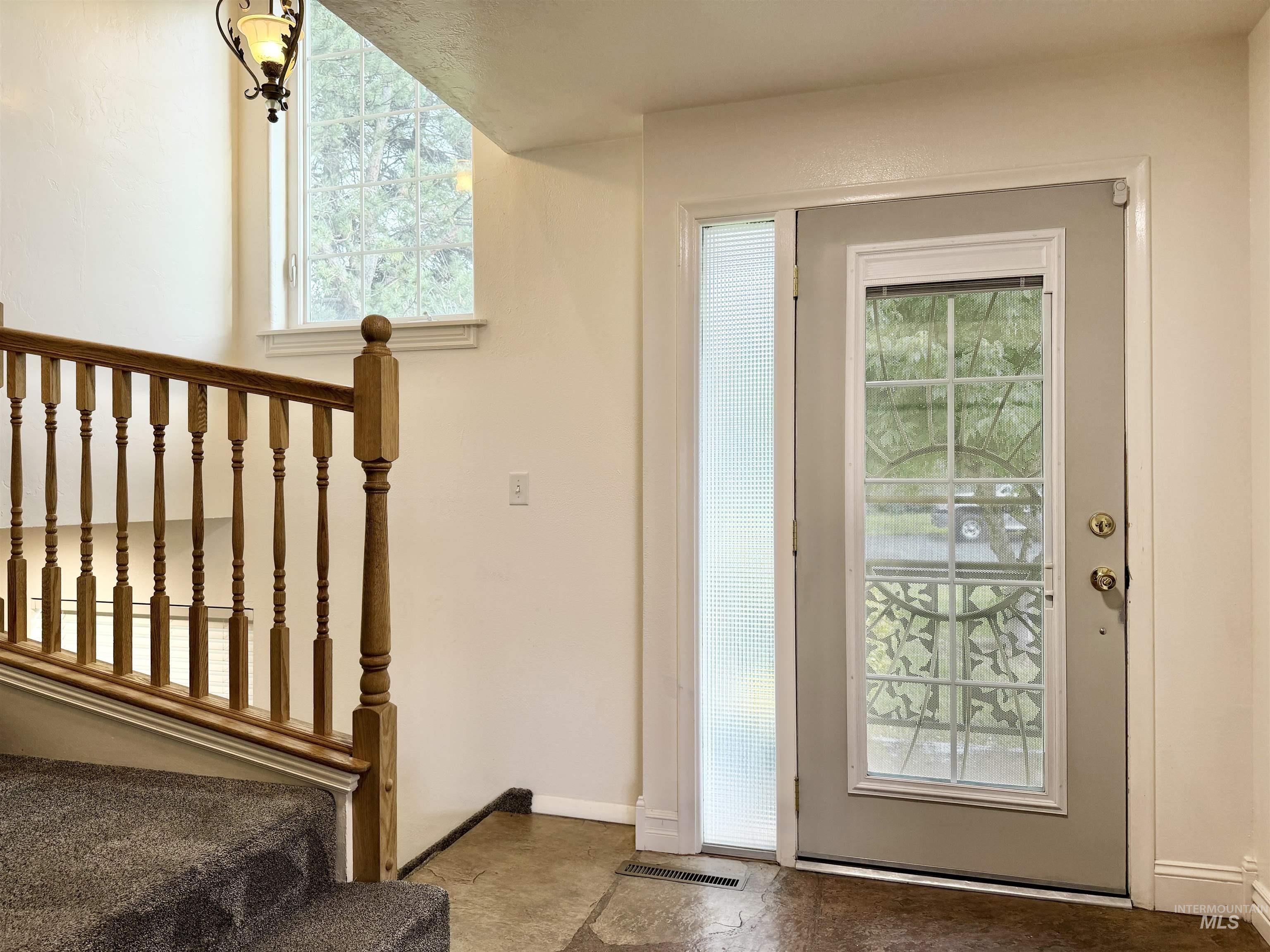 1249 Evergreen Dr. Property Photo 6