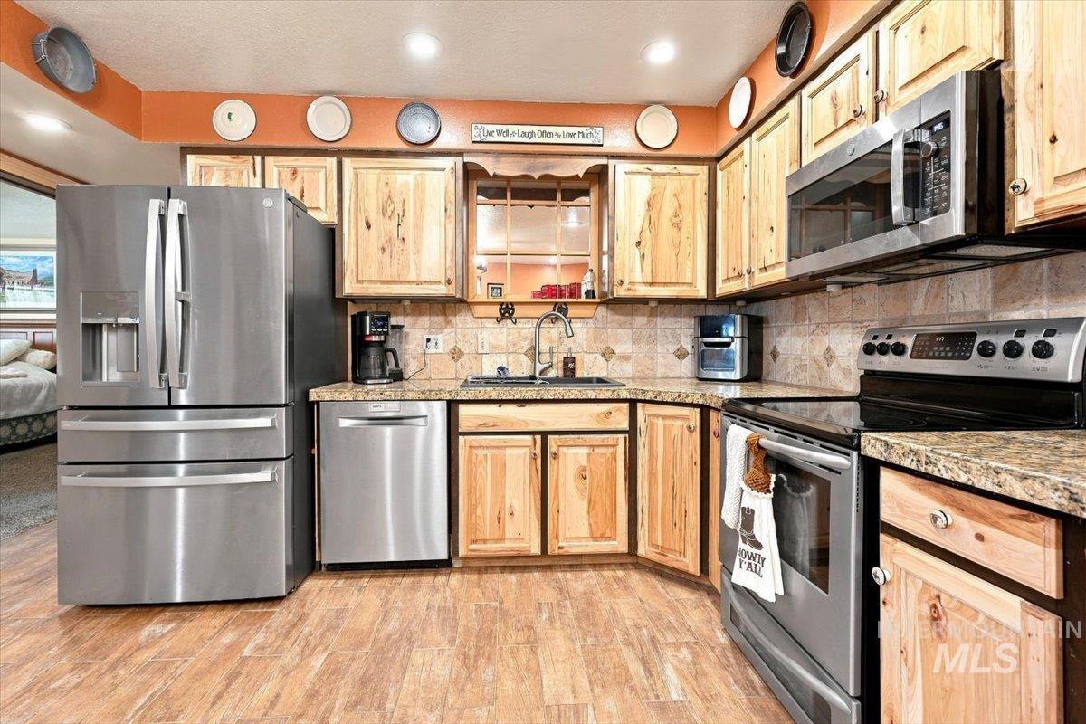 28725 Hwy 30 Property Photo 4