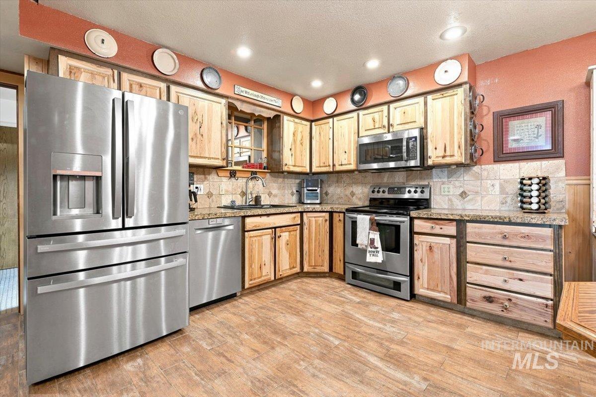 28725 Hwy 30 Property Photo 5