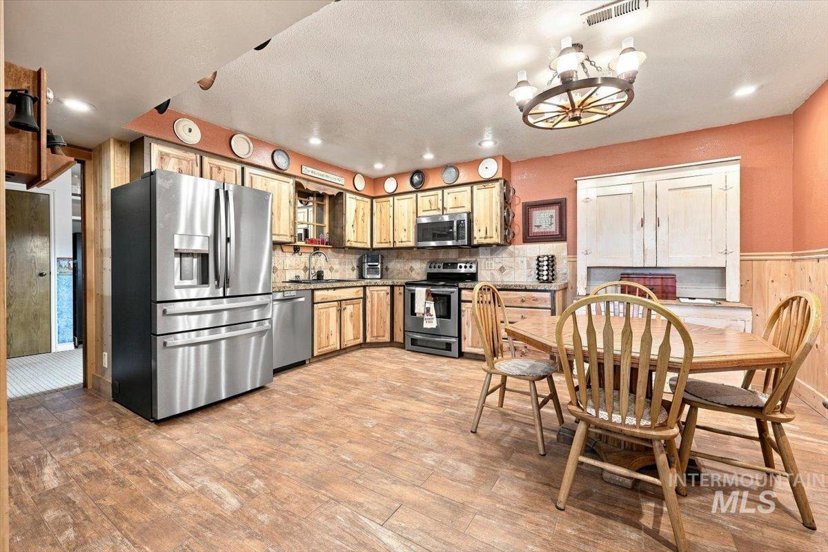 28725 Hwy 30 Property Photo 6