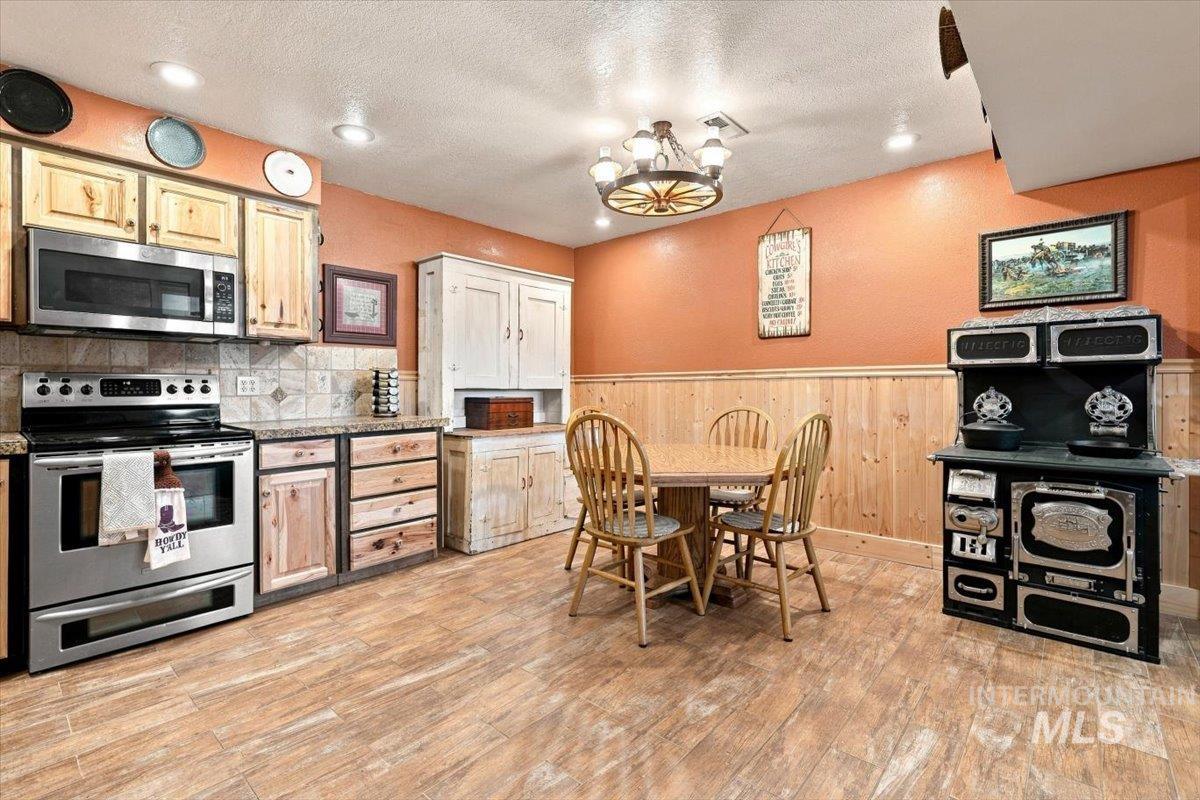 28725 Hwy 30 Property Photo 7