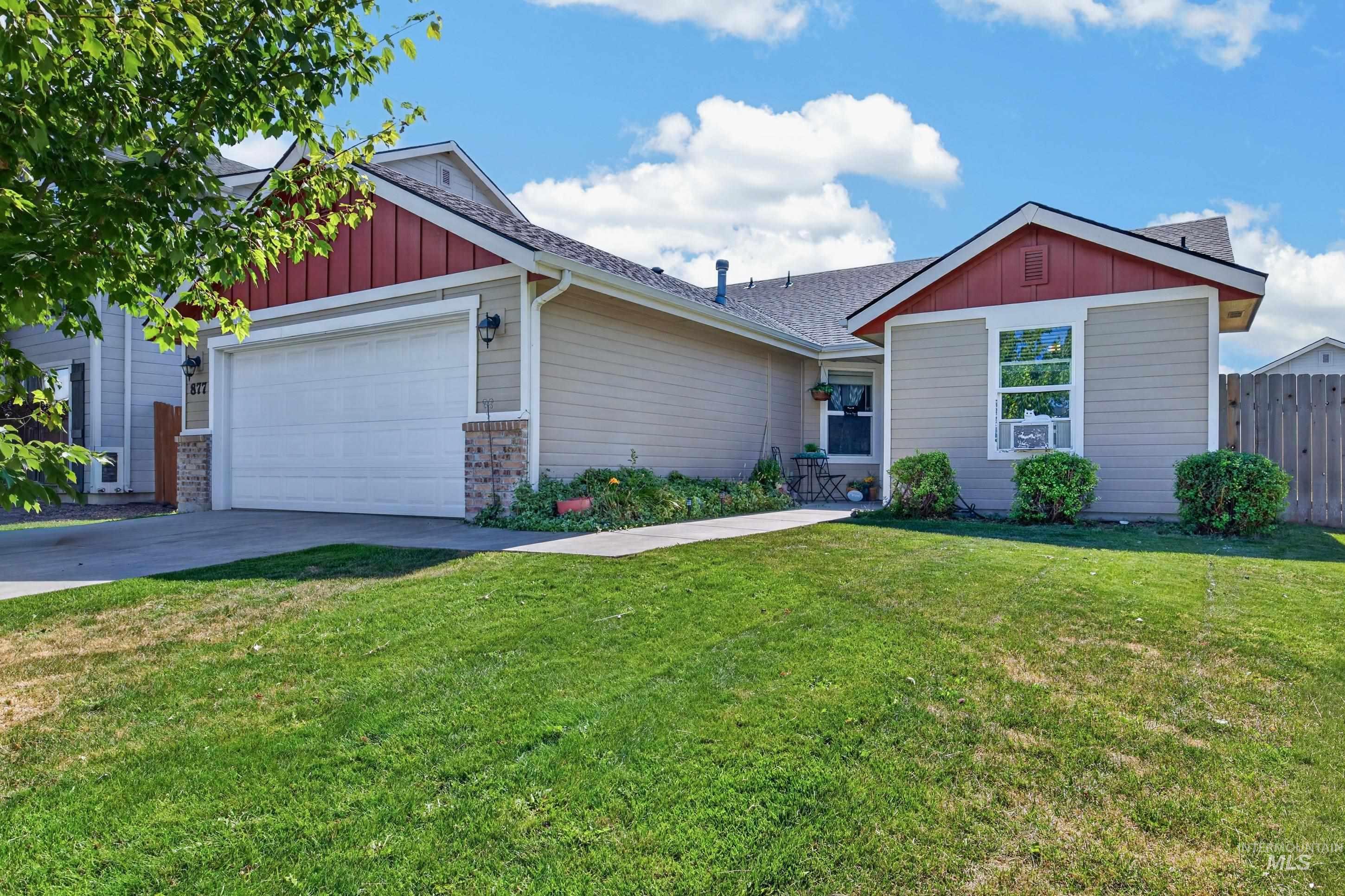 877 E Shady Ridge Dr Property Photo 3