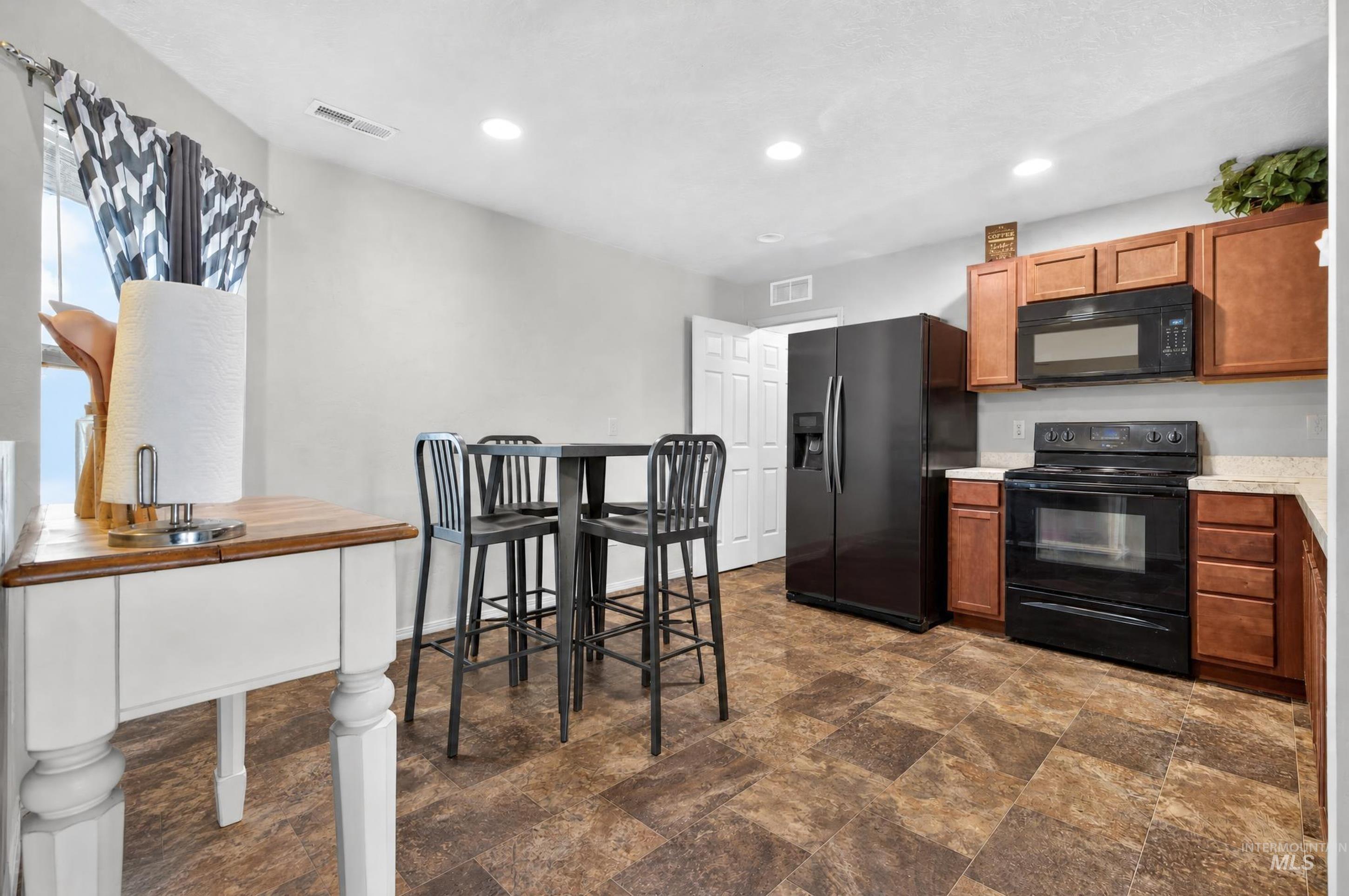 877 E Shady Ridge Dr Property Photo 8