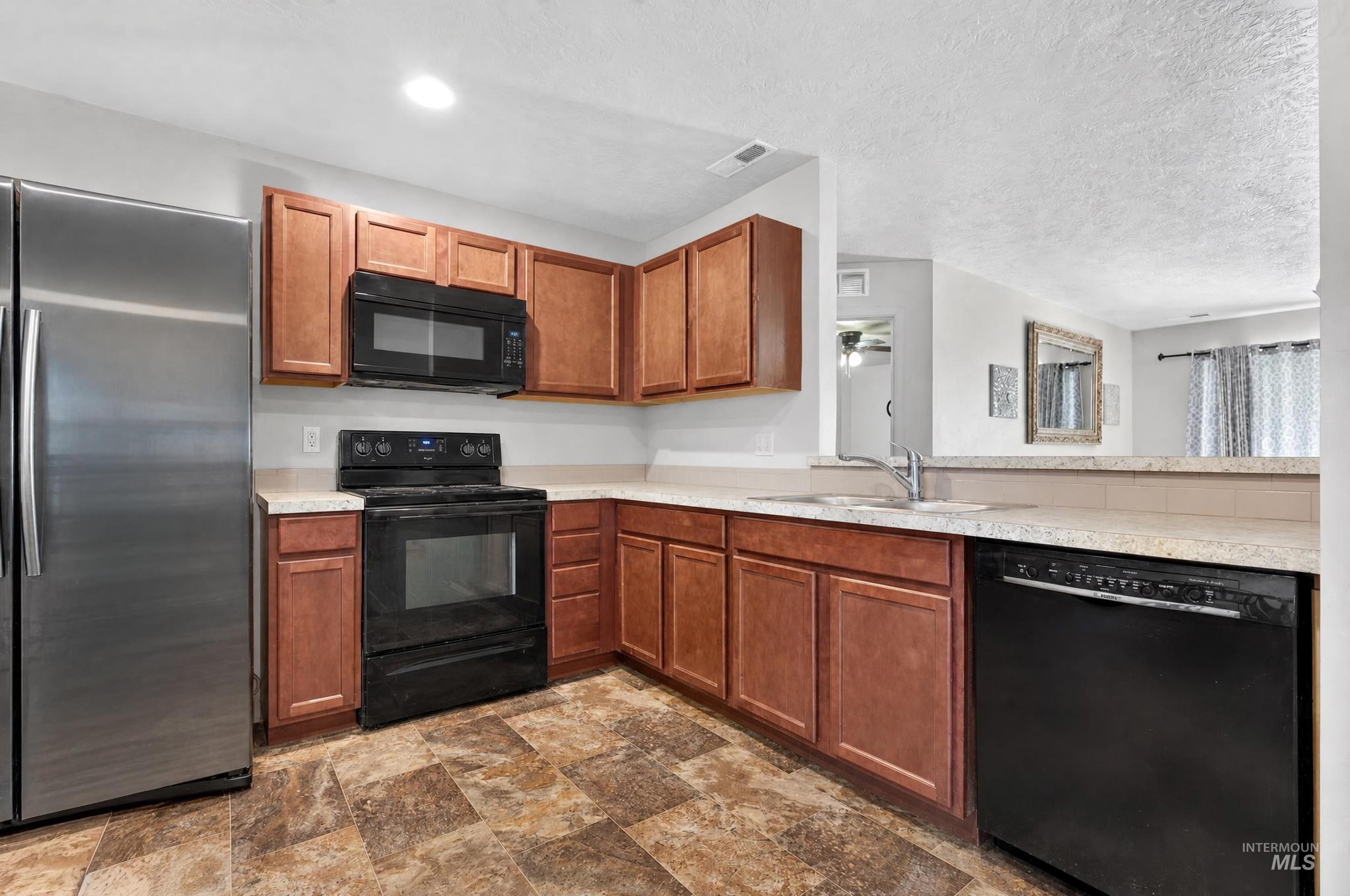 877 E Shady Ridge Dr Property Photo 10