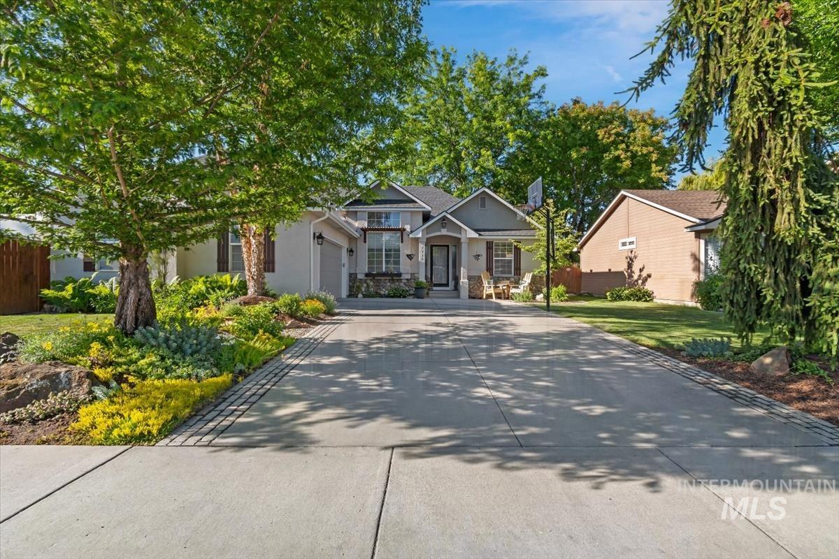 7519 Edgebrook Property Photo 4