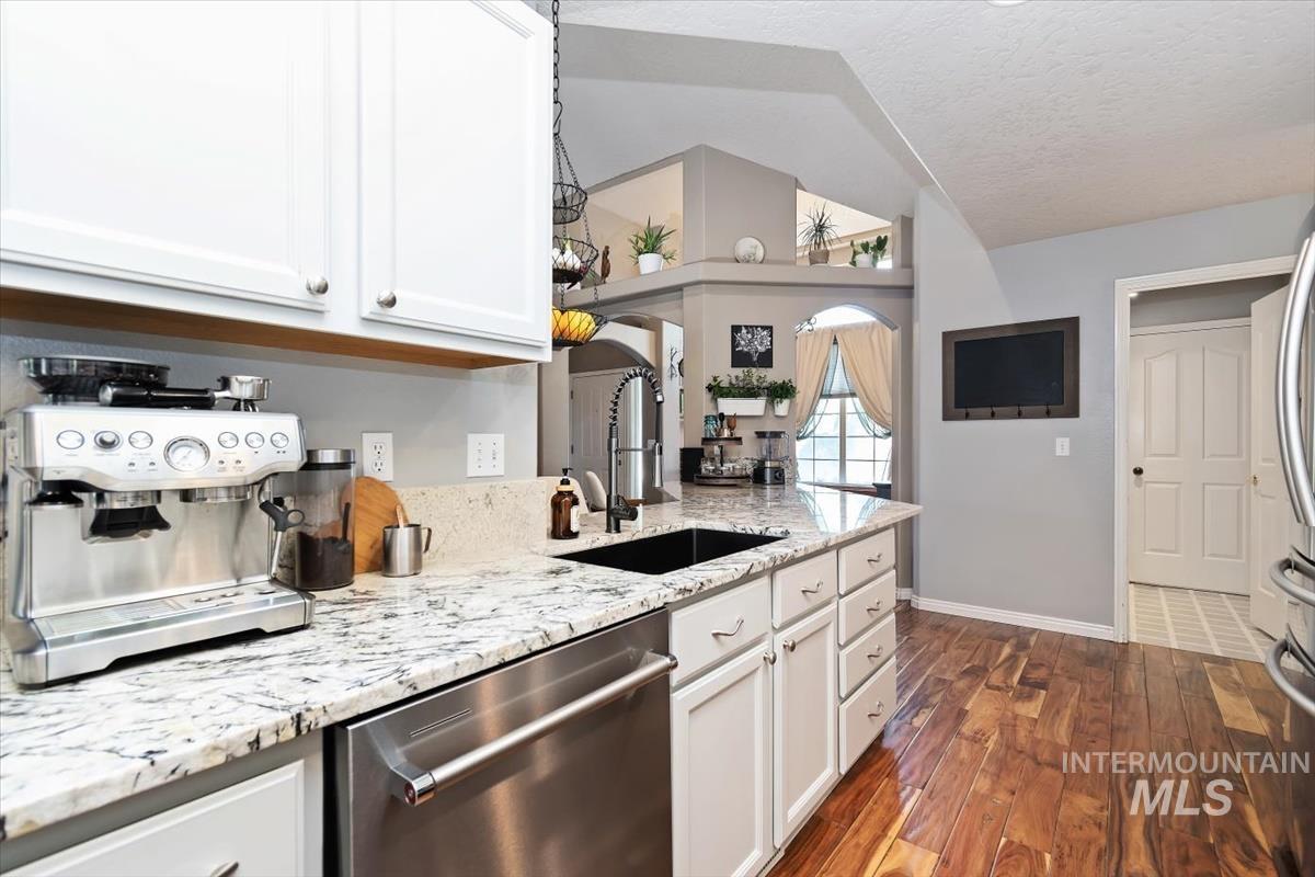 7519 Edgebrook Property Photo 8