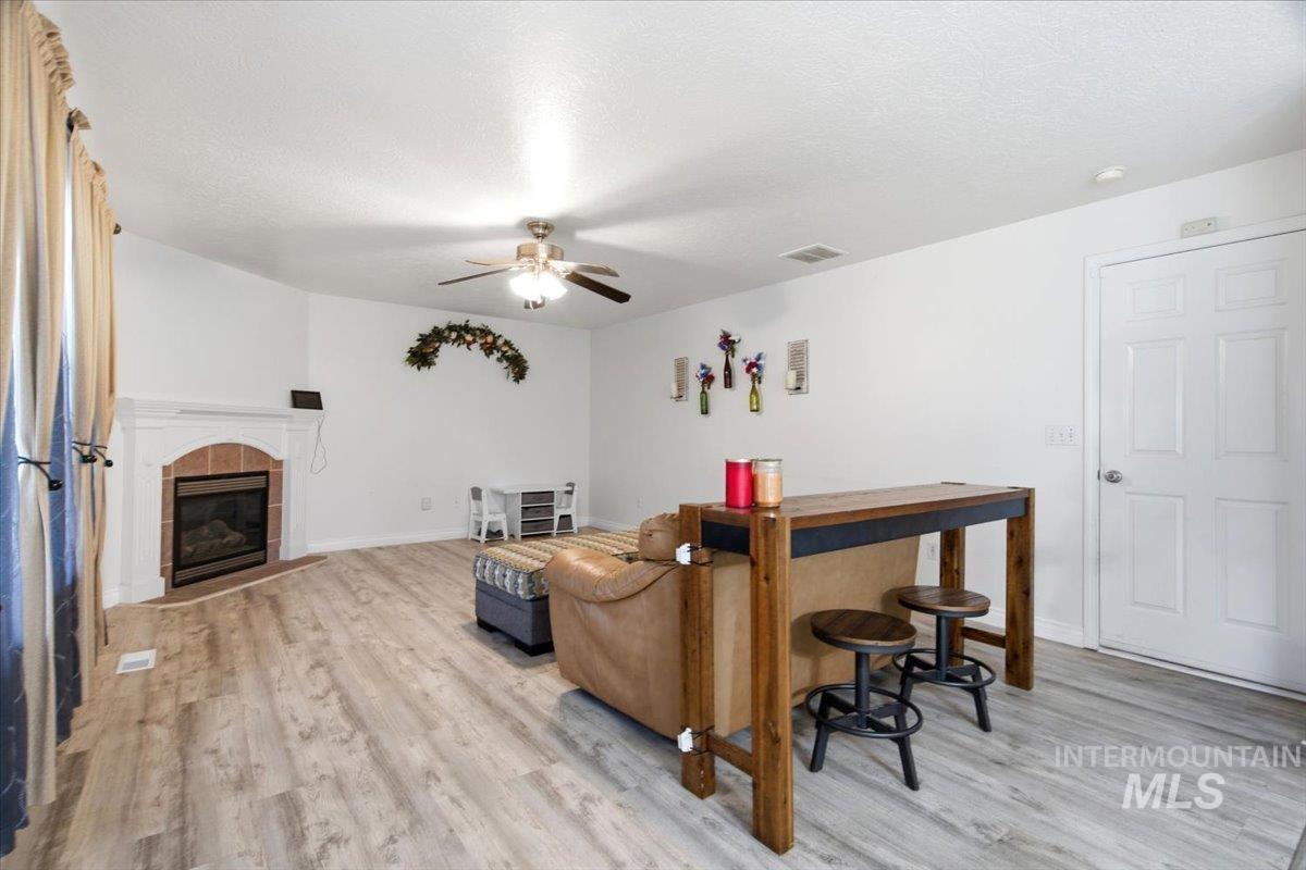 1975 W Ridge Pointe Ave, Property Photo 8