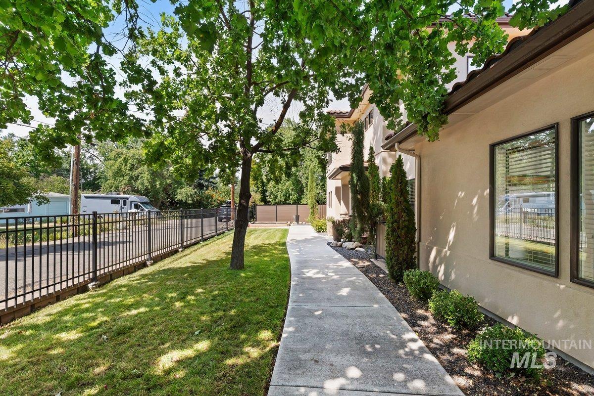 1208 E E Spinnaker Lane Property Photo 46