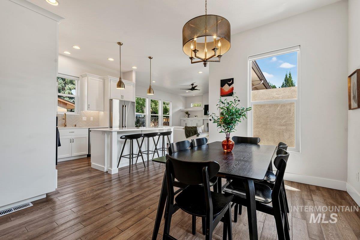 1208 E Spinnaker Lane Property Photo 12
