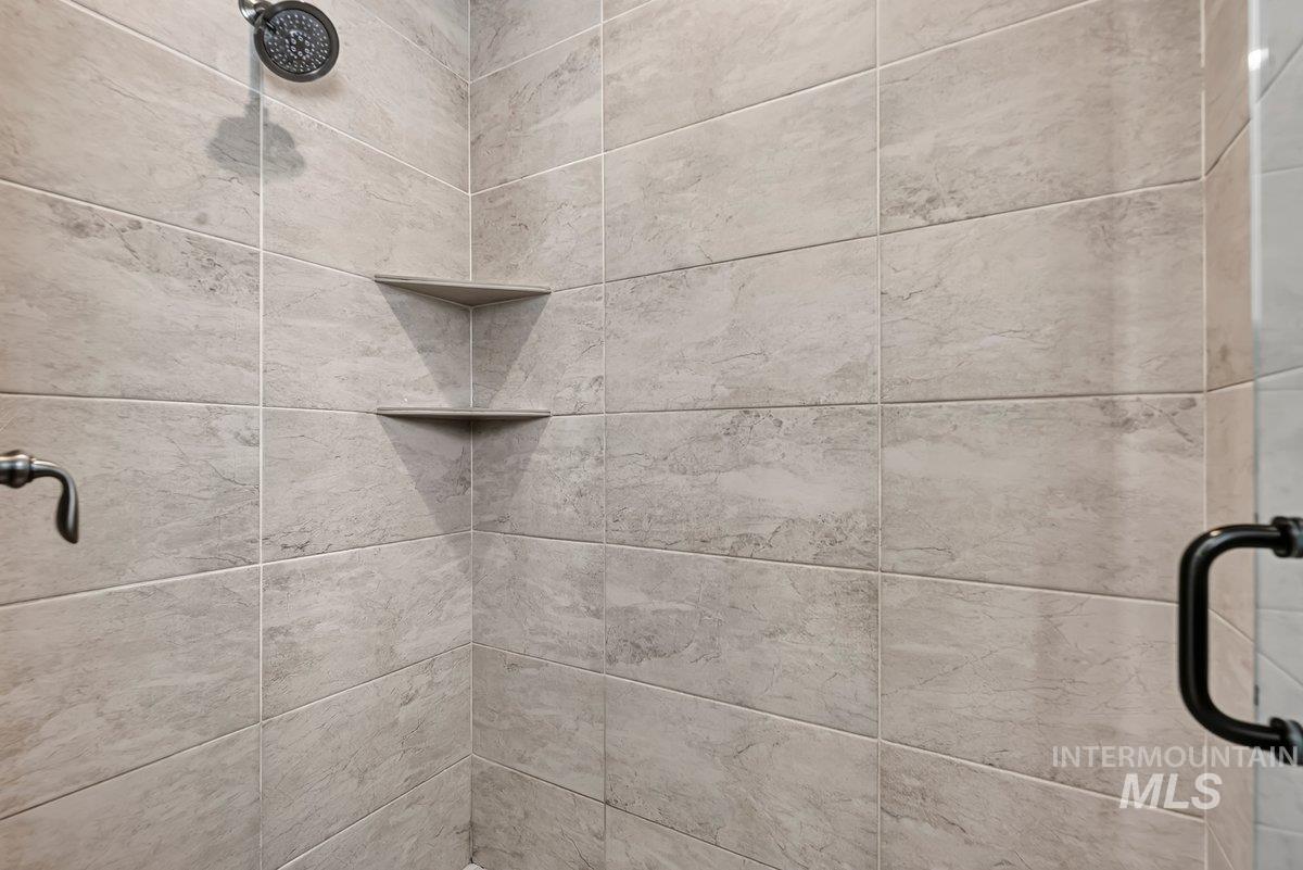 1208 E Spinnaker Lane Property Photo 28