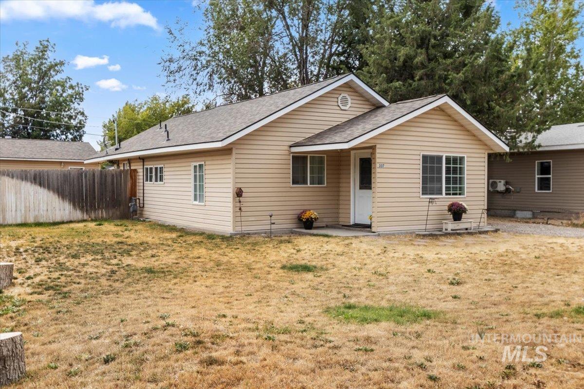 337 Lincoln St Property Photo 1