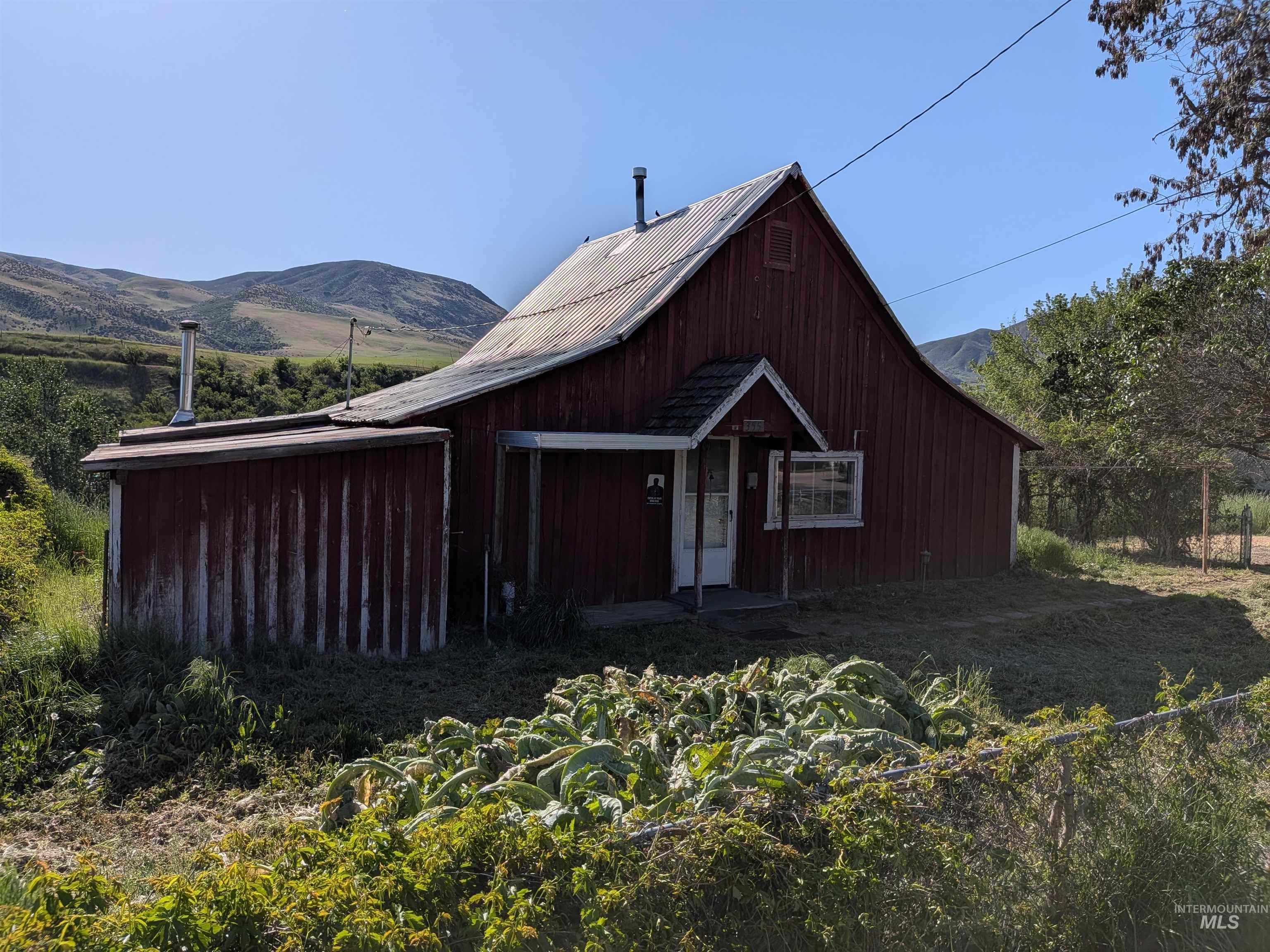 355 Highway 55 Property Photo 2