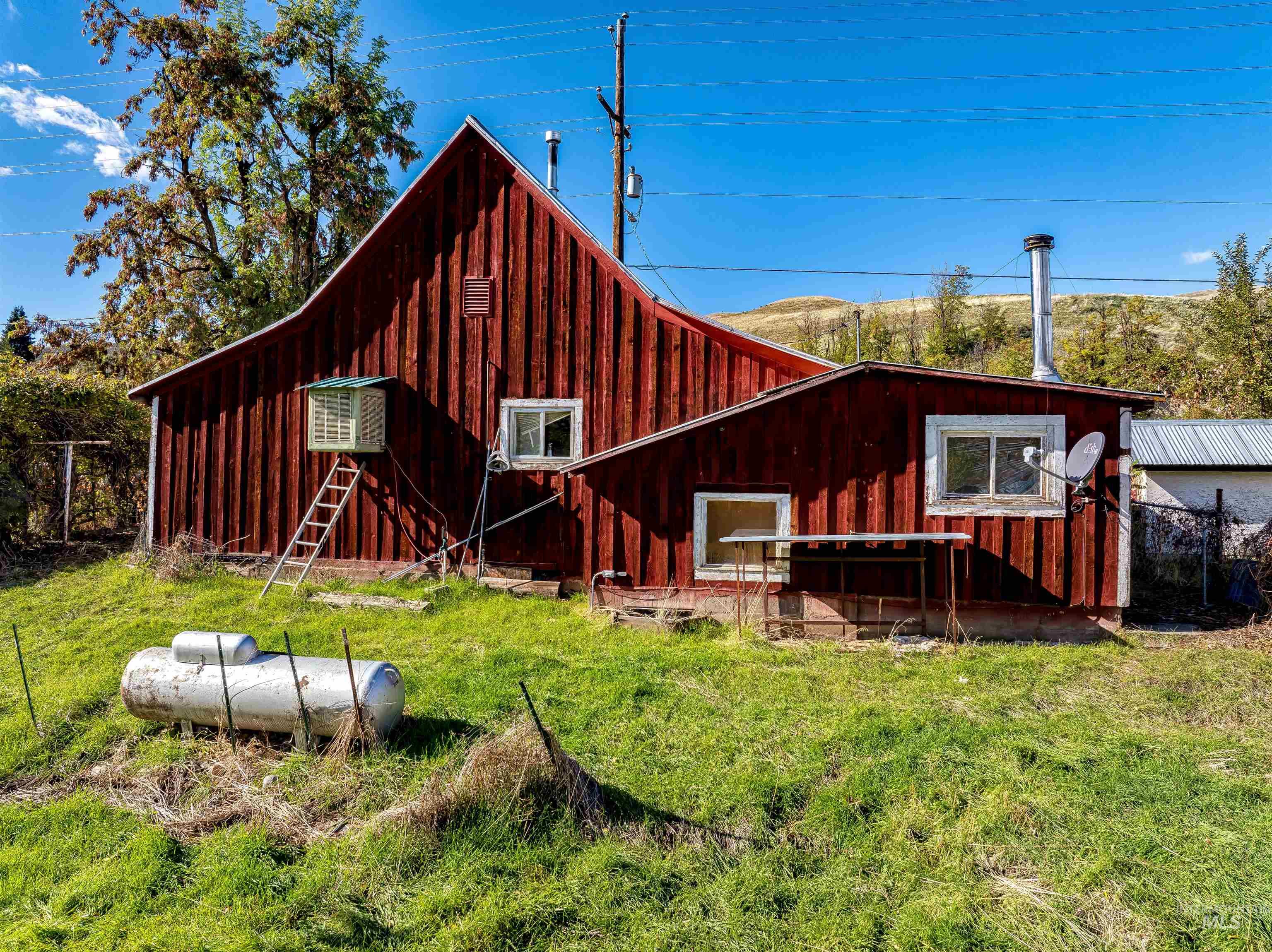 355 Highway 55 Property Photo 12