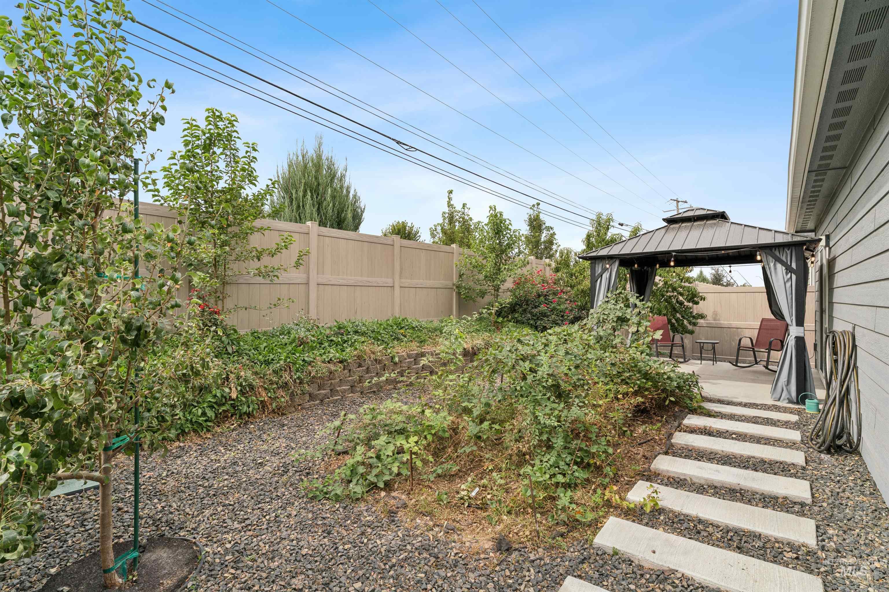 1351 W Santiago St. Property Photo 34