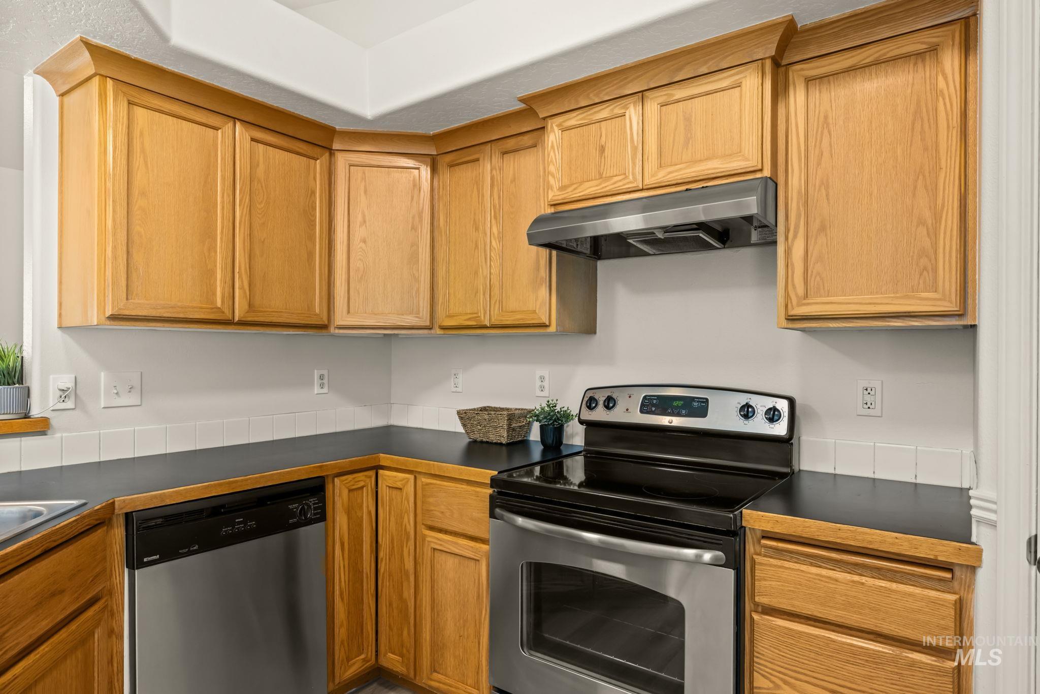 4805 Blue Grass Avenue Property Photo 12