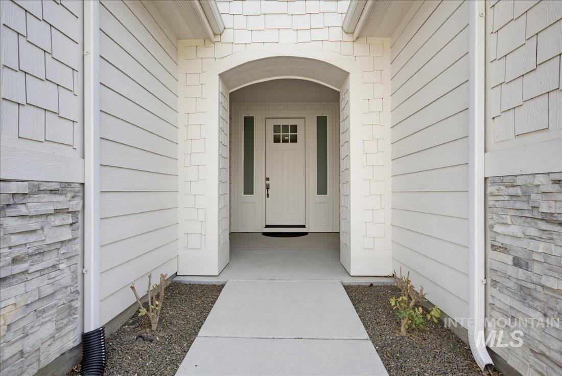 1567 Banff St Property Photo 5