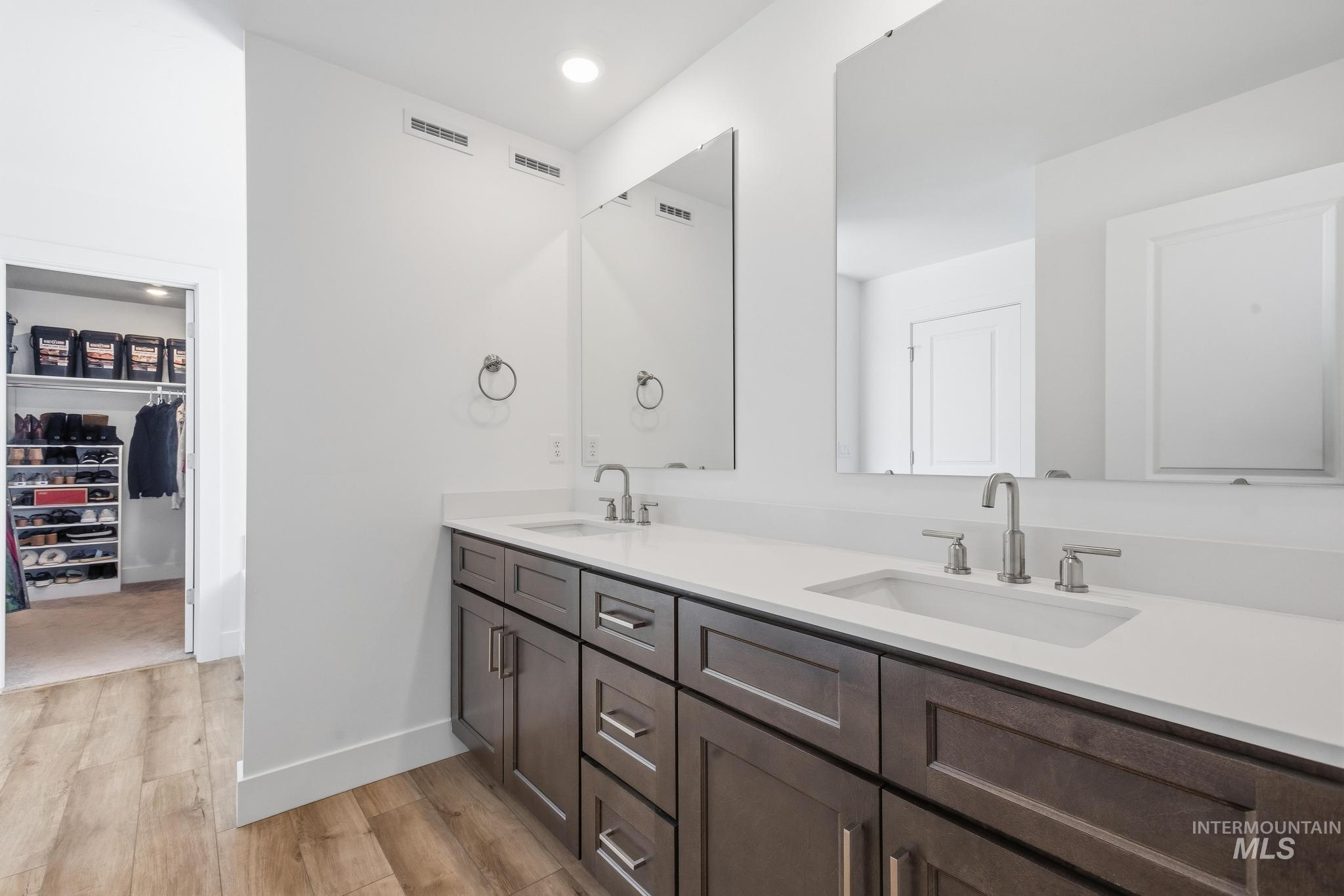 5385 E Terrace Falls Ct Property Photo 17