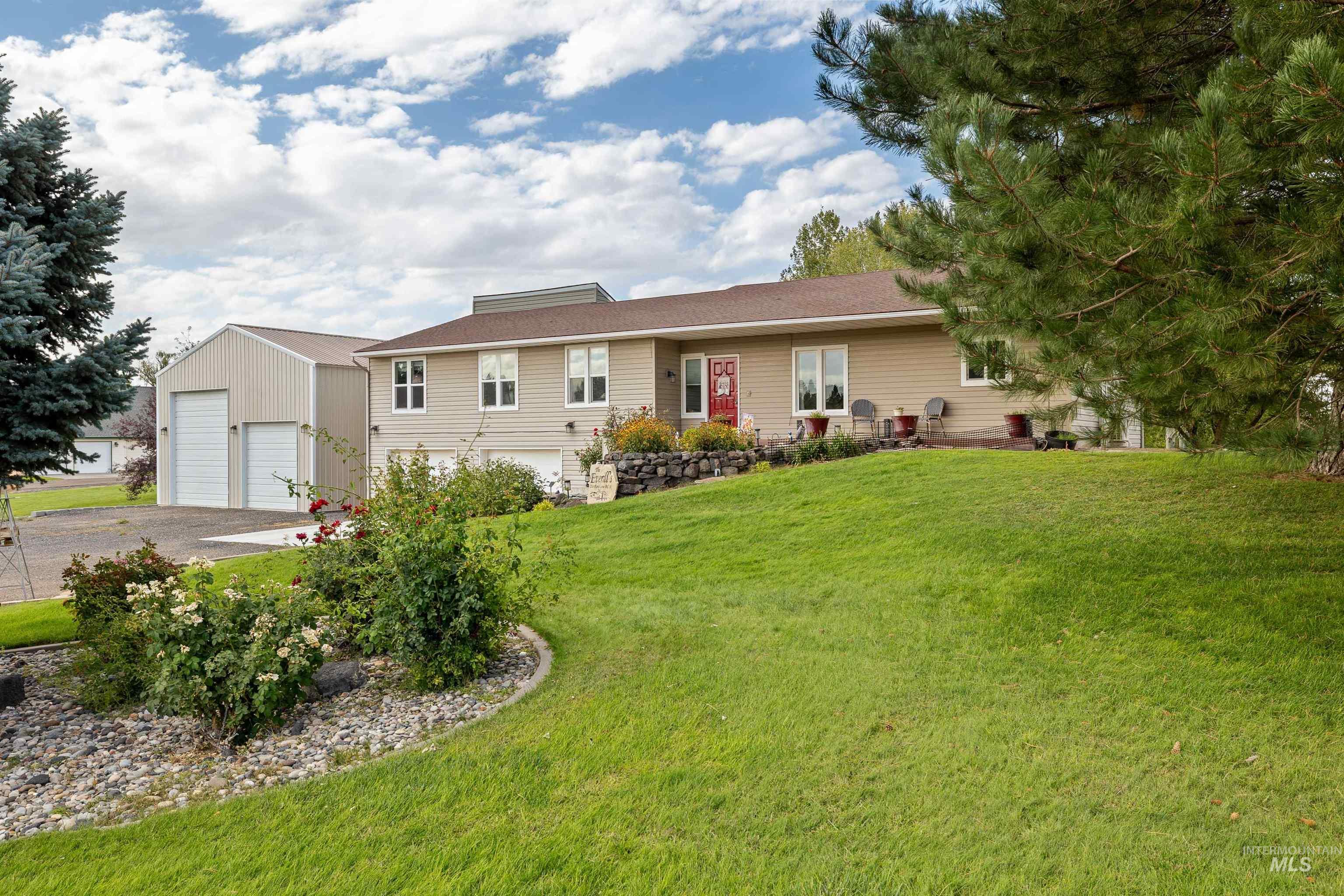 216 W Ranch View Dr