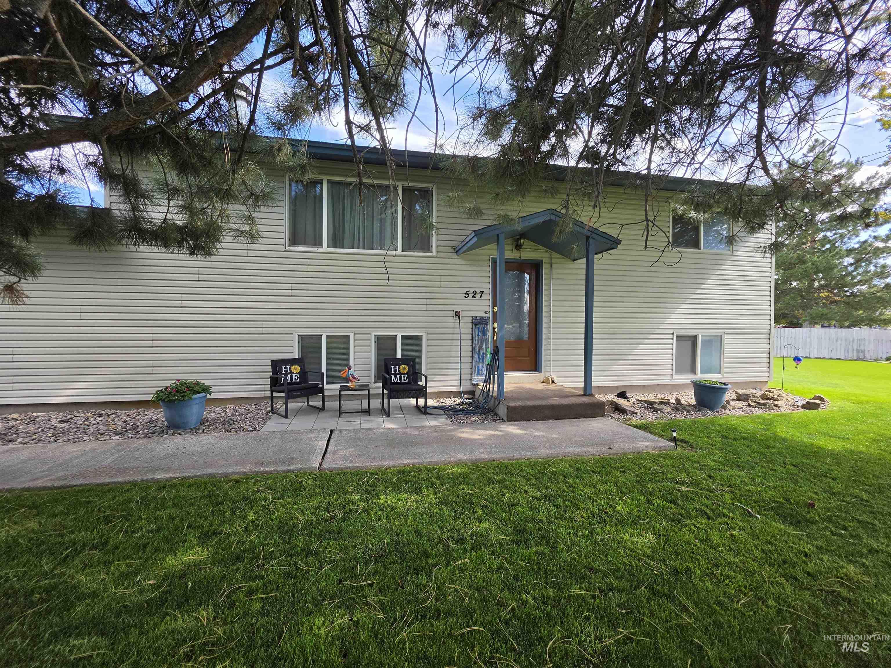 527 Boyd Street Property Photo 2
