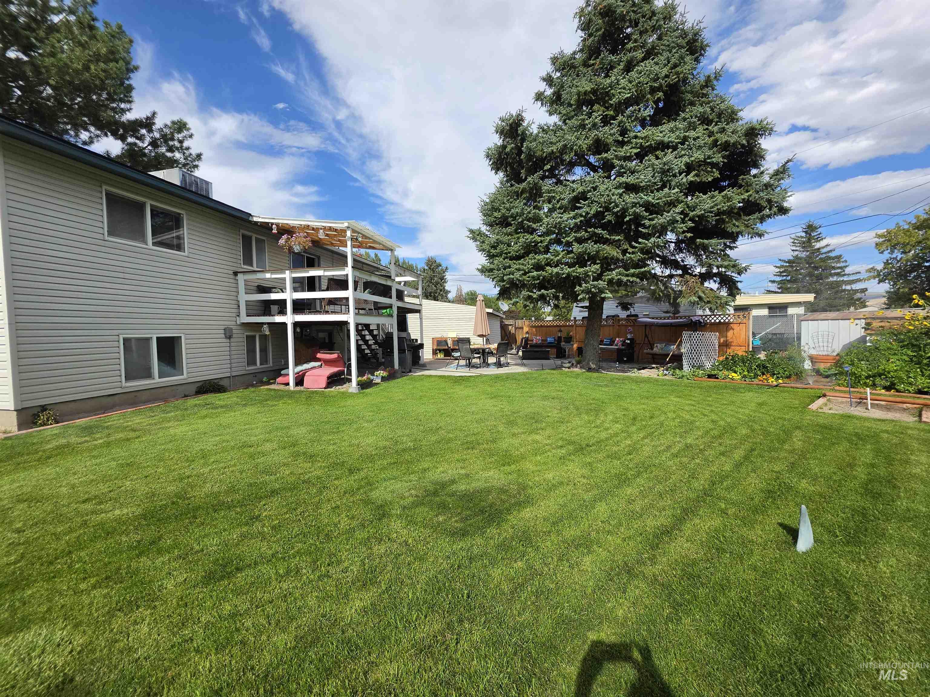 527 Boyd Street Property Photo 4