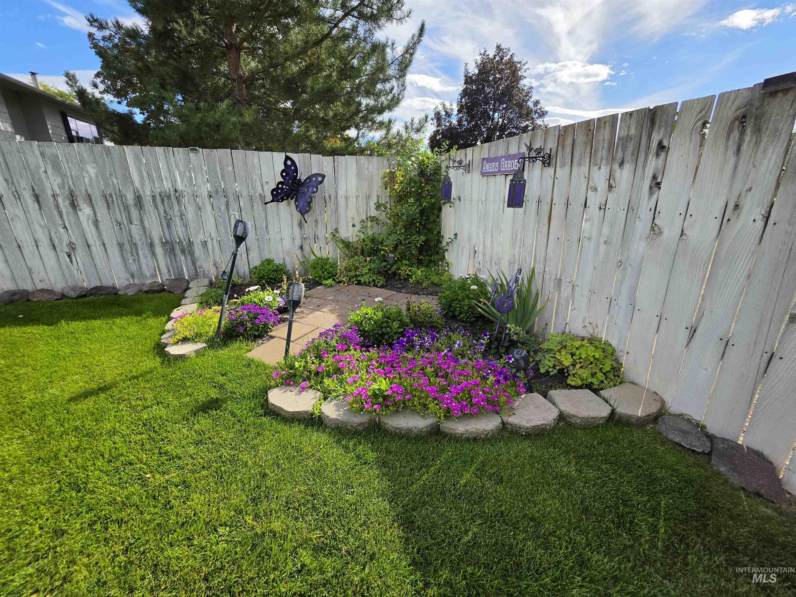 527 Boyd Street Property Photo 5
