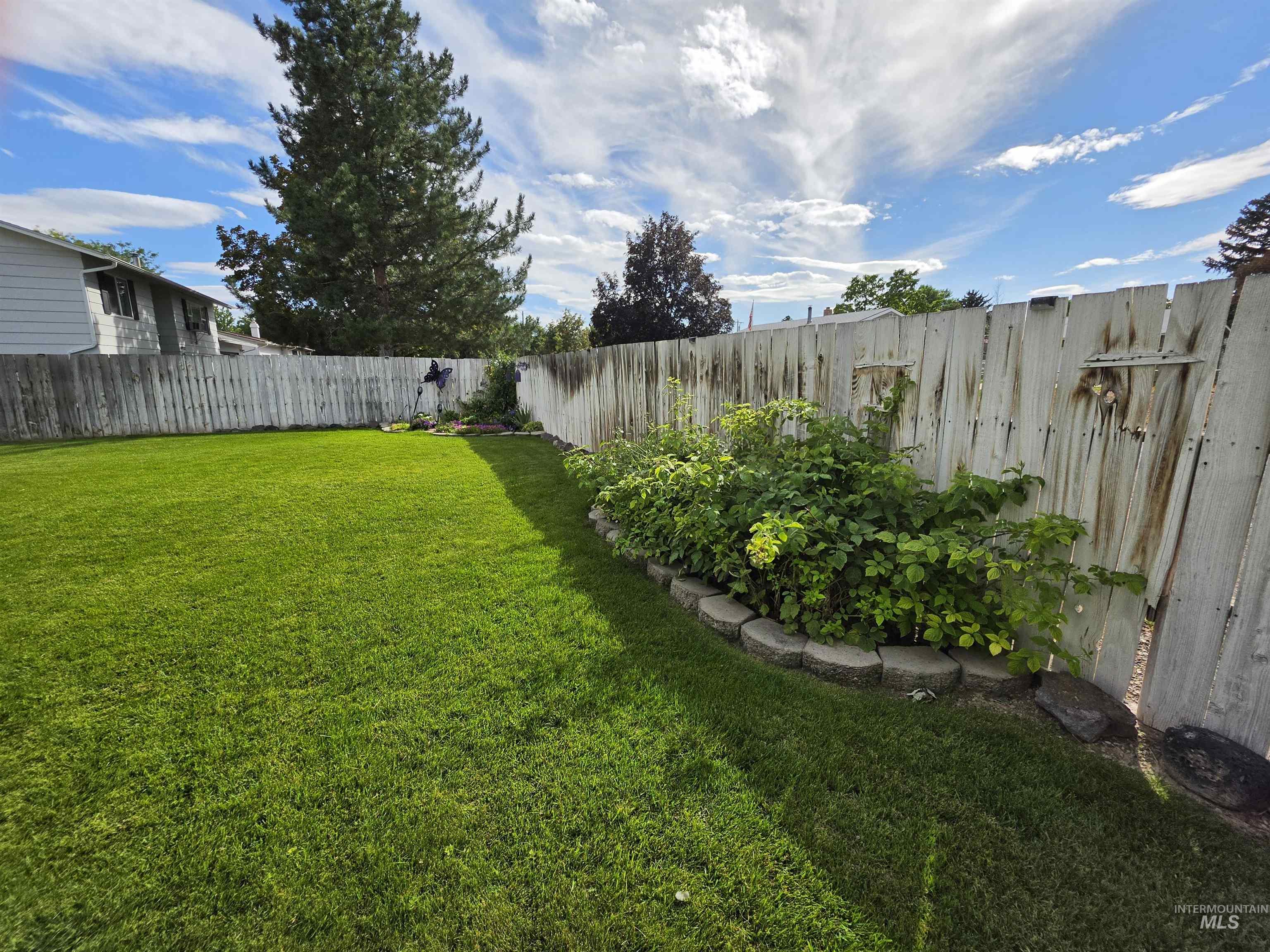 527 Boyd Street Property Photo 6