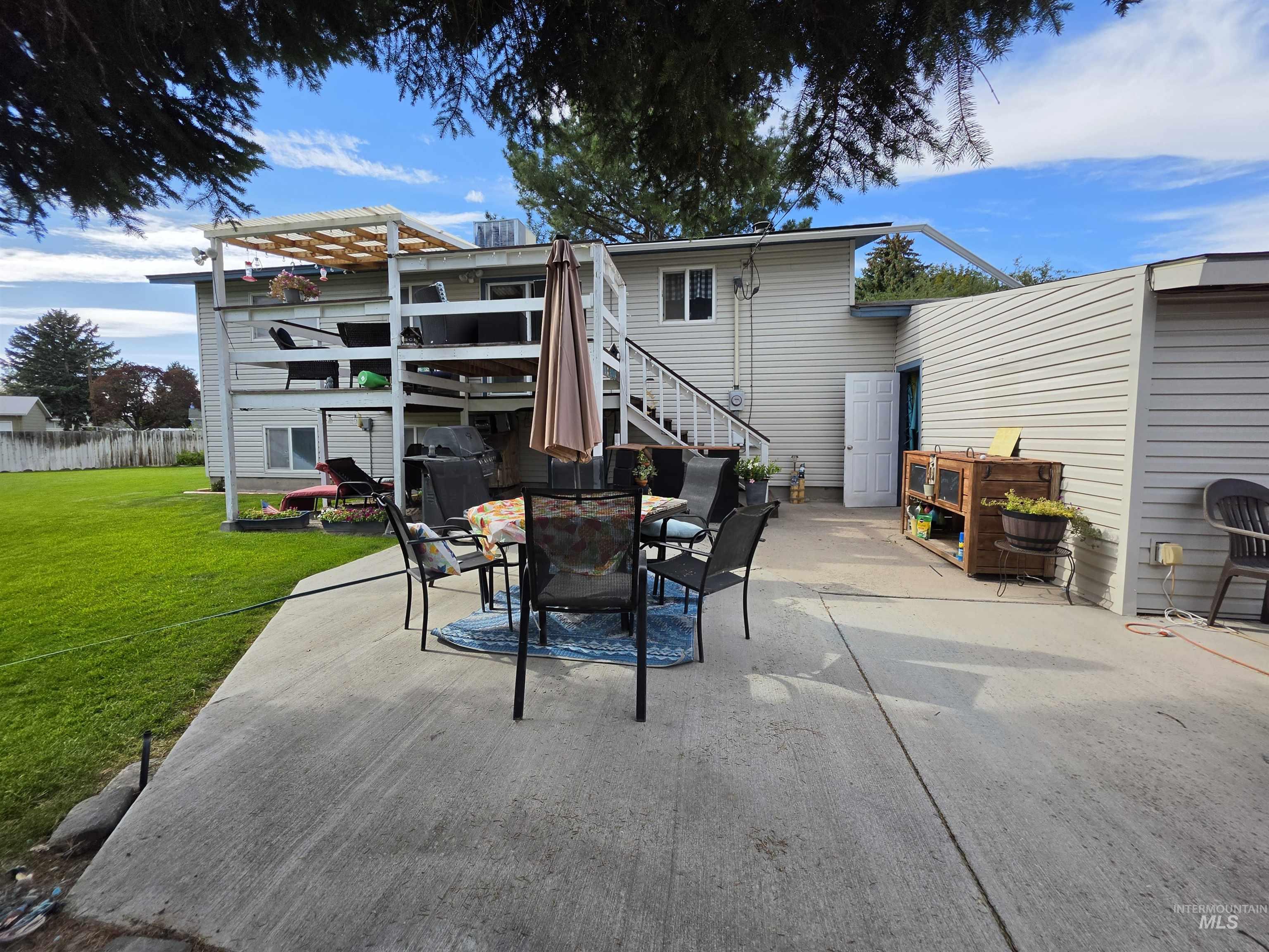 527 Boyd Street Property Photo 8