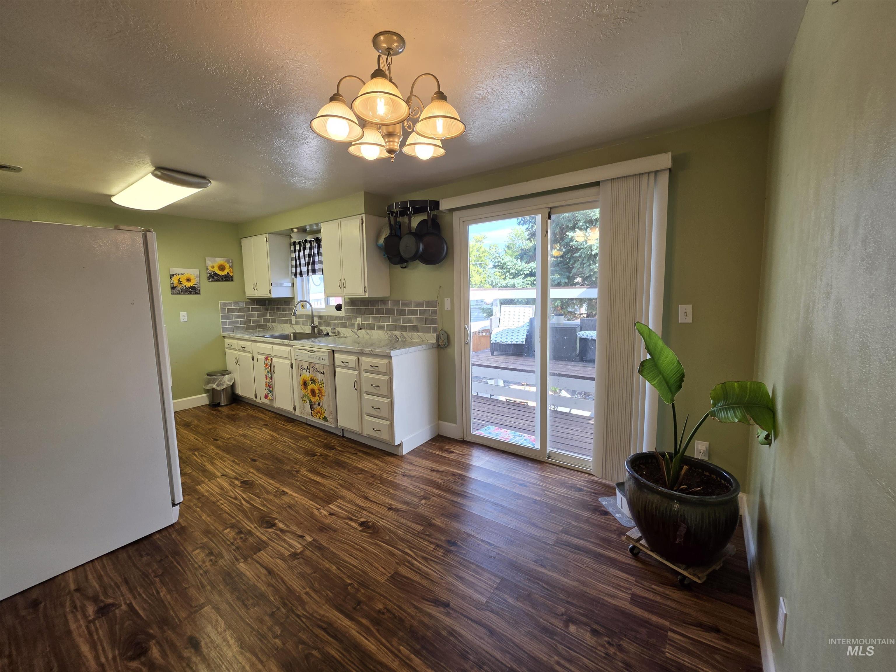 527 Boyd Street Property Photo 23