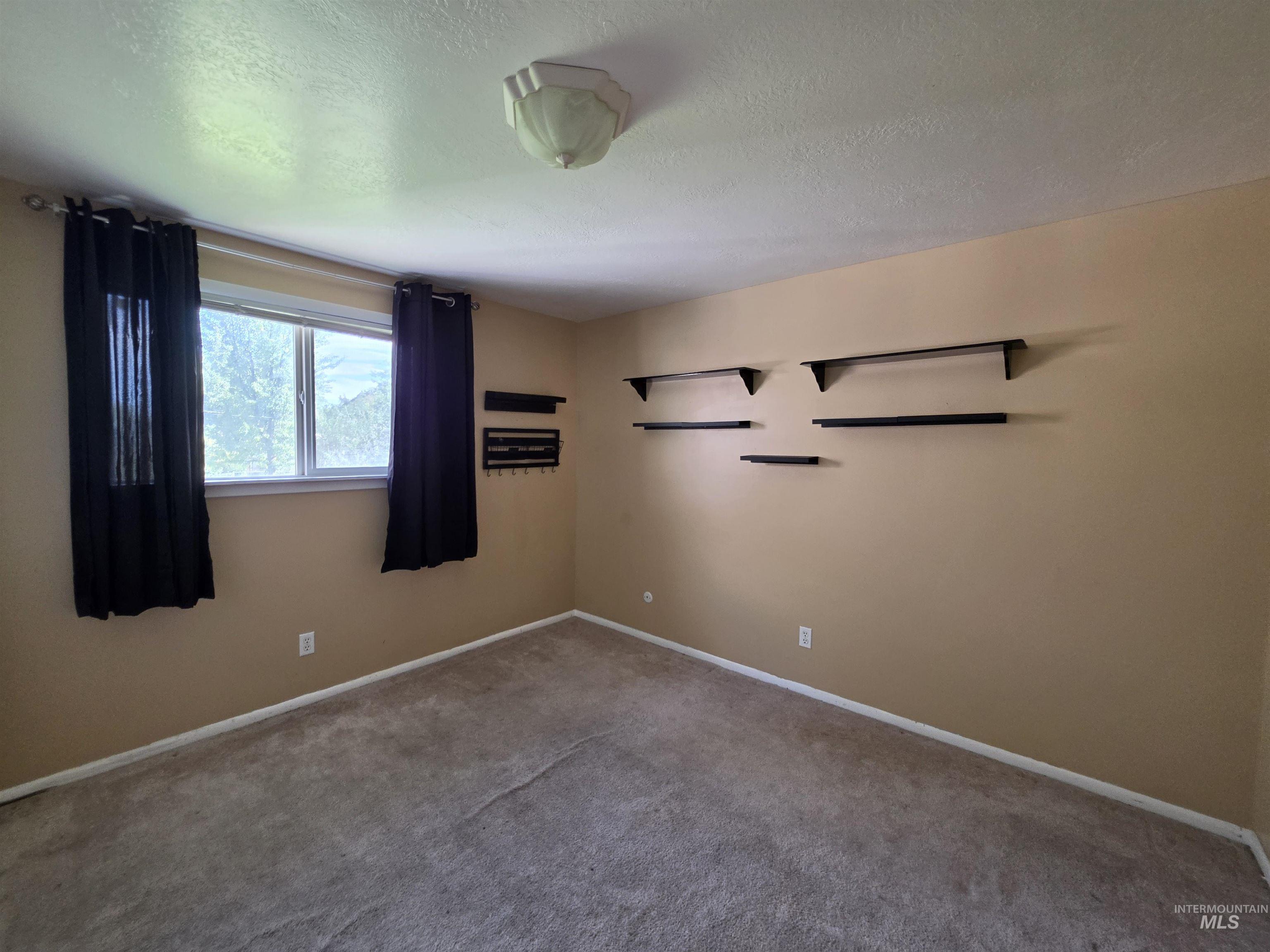 527 Boyd Street Property Photo 27