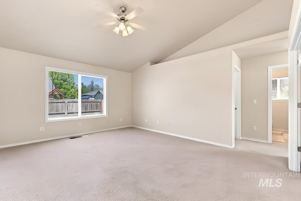 1212 W Eagle Ave Property Photo 5