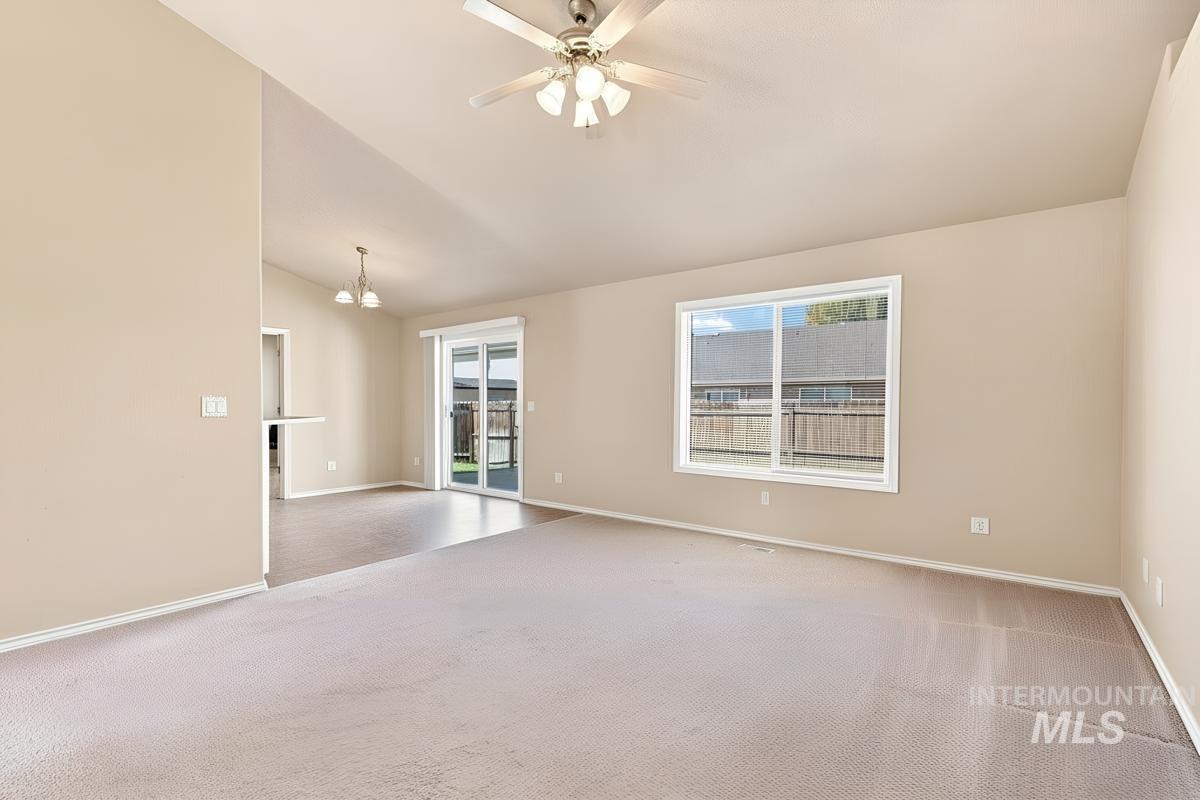 1212 W Eagle Ave Property Photo 6