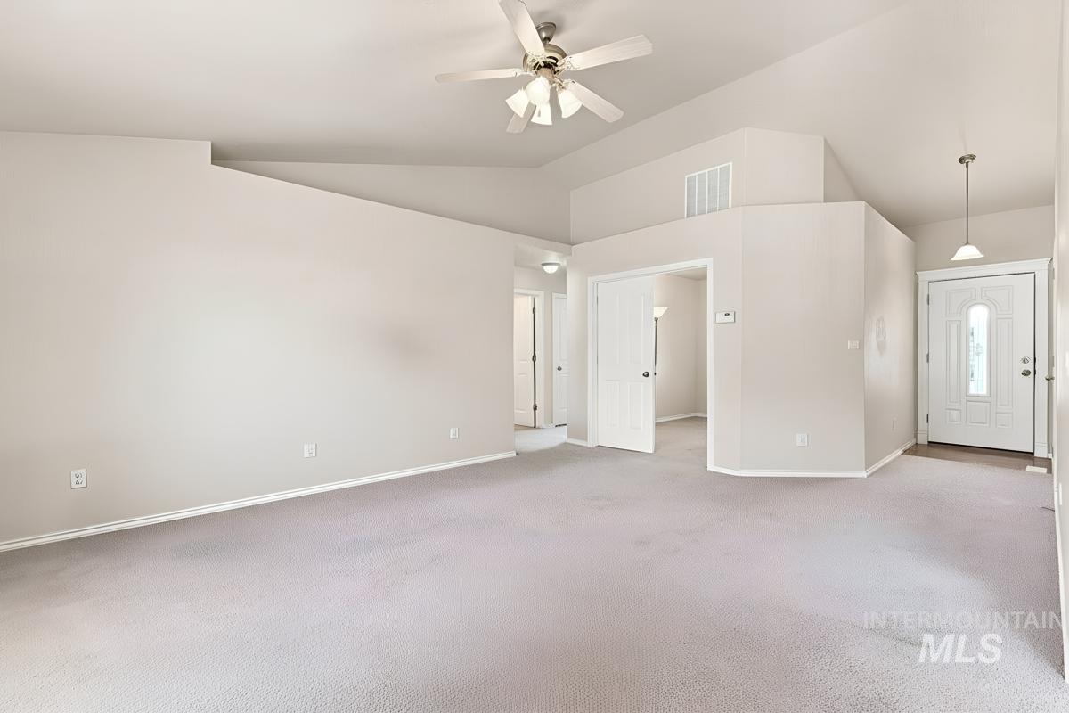 1212 W Eagle Ave Property Photo 7