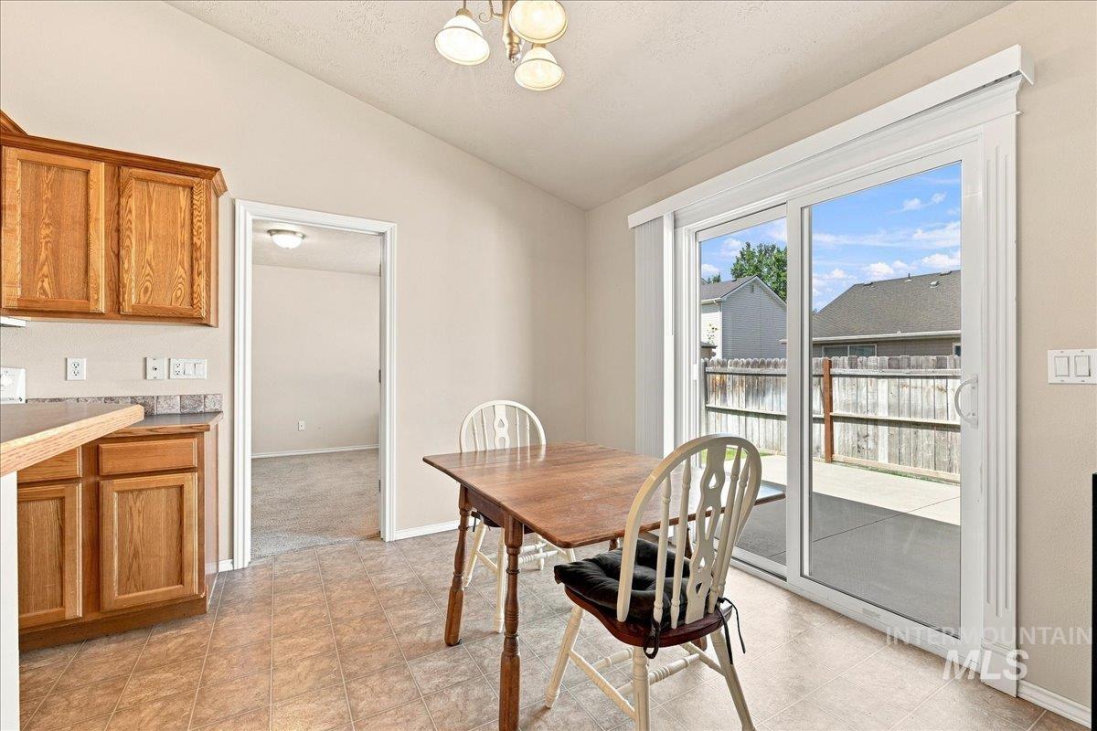 1212 W Eagle Ave Property Photo 8