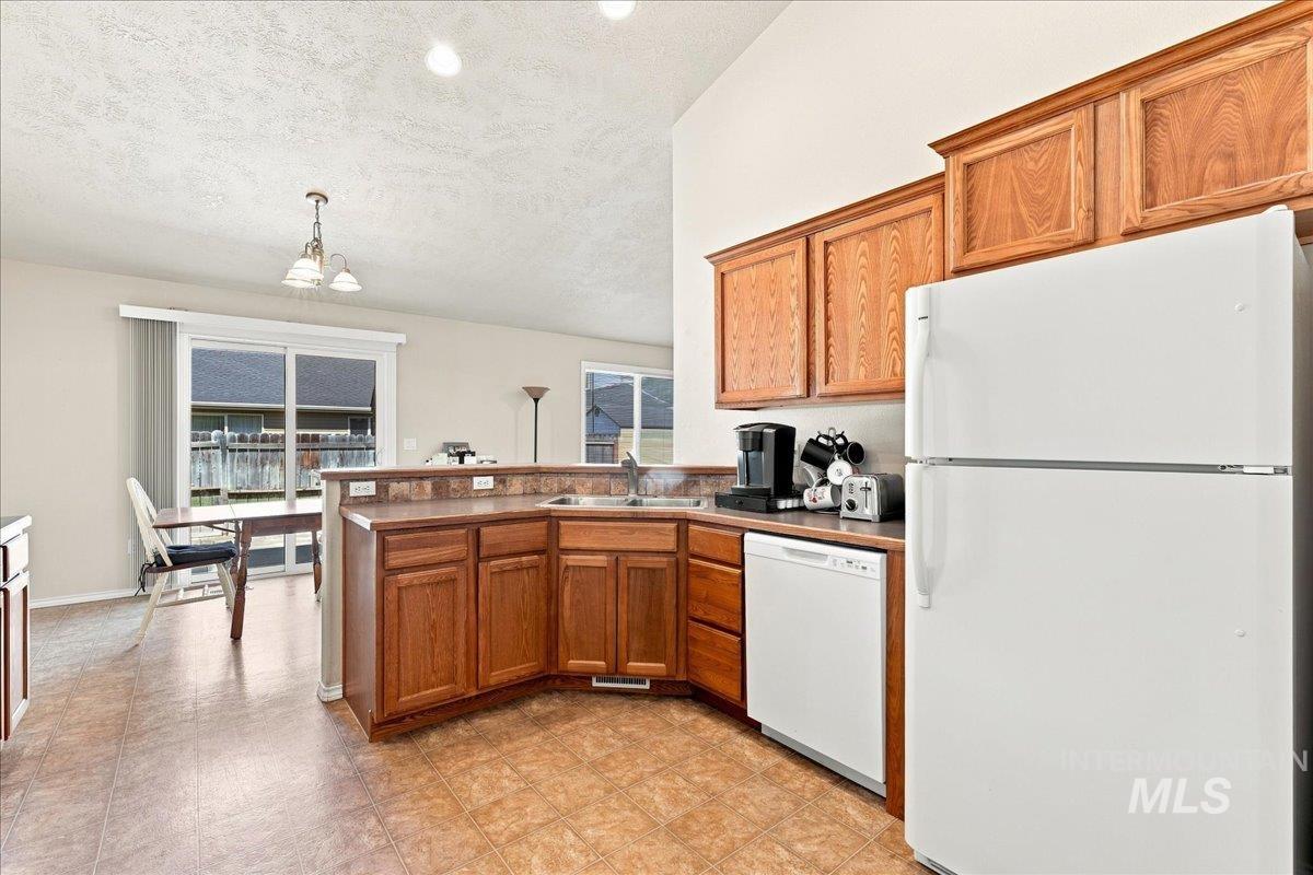 1212 W Eagle Ave Property Photo 11