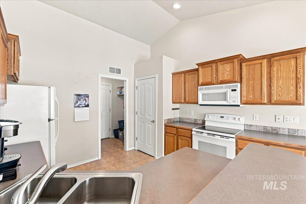1212 W Eagle Ave Property Photo 12