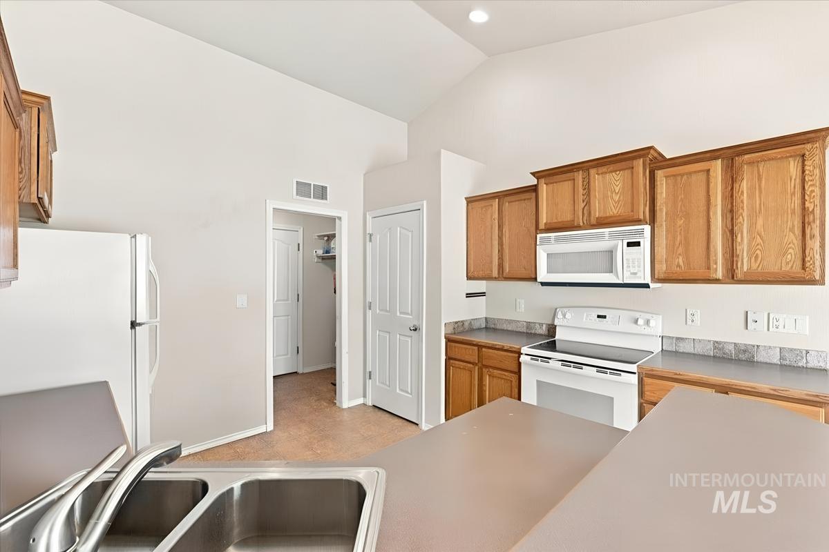 1212 W Eagle Ave Property Photo 13